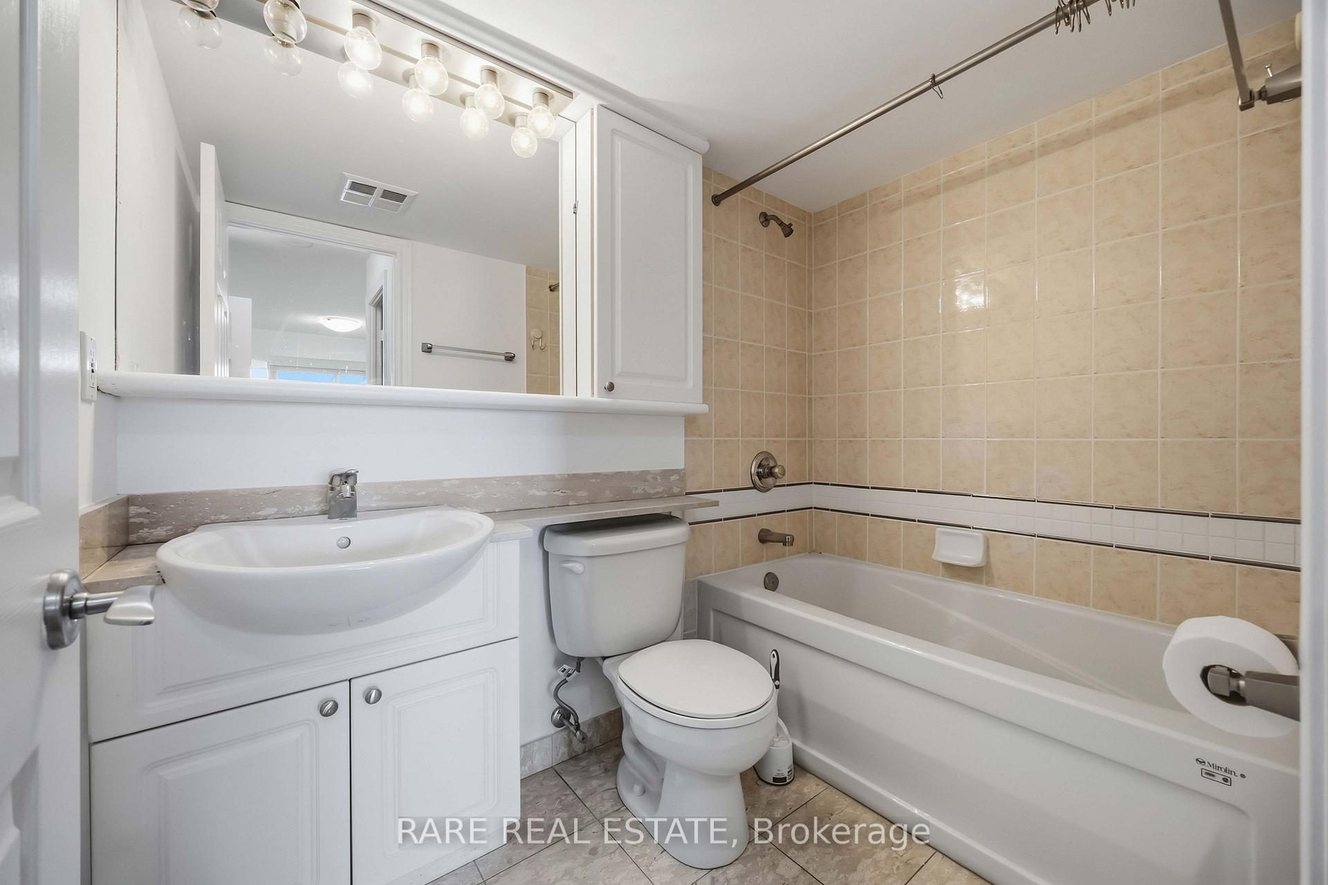 Photo 8 of Unit 606, 388 Bloor Street E, Toronto, Rosedale-Moore Park — HOMEH