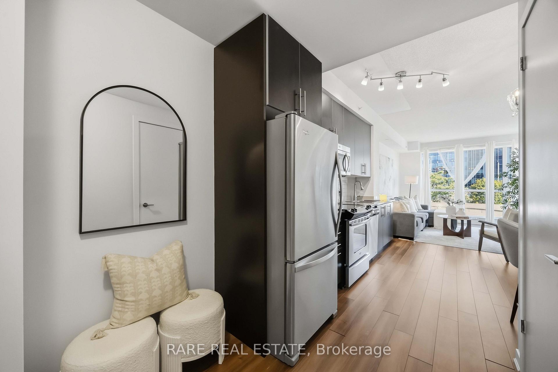 Photo 4 of Unit 518, 60 Berwick Avenue, Toronto, Yonge-Eglinton — HOMEH