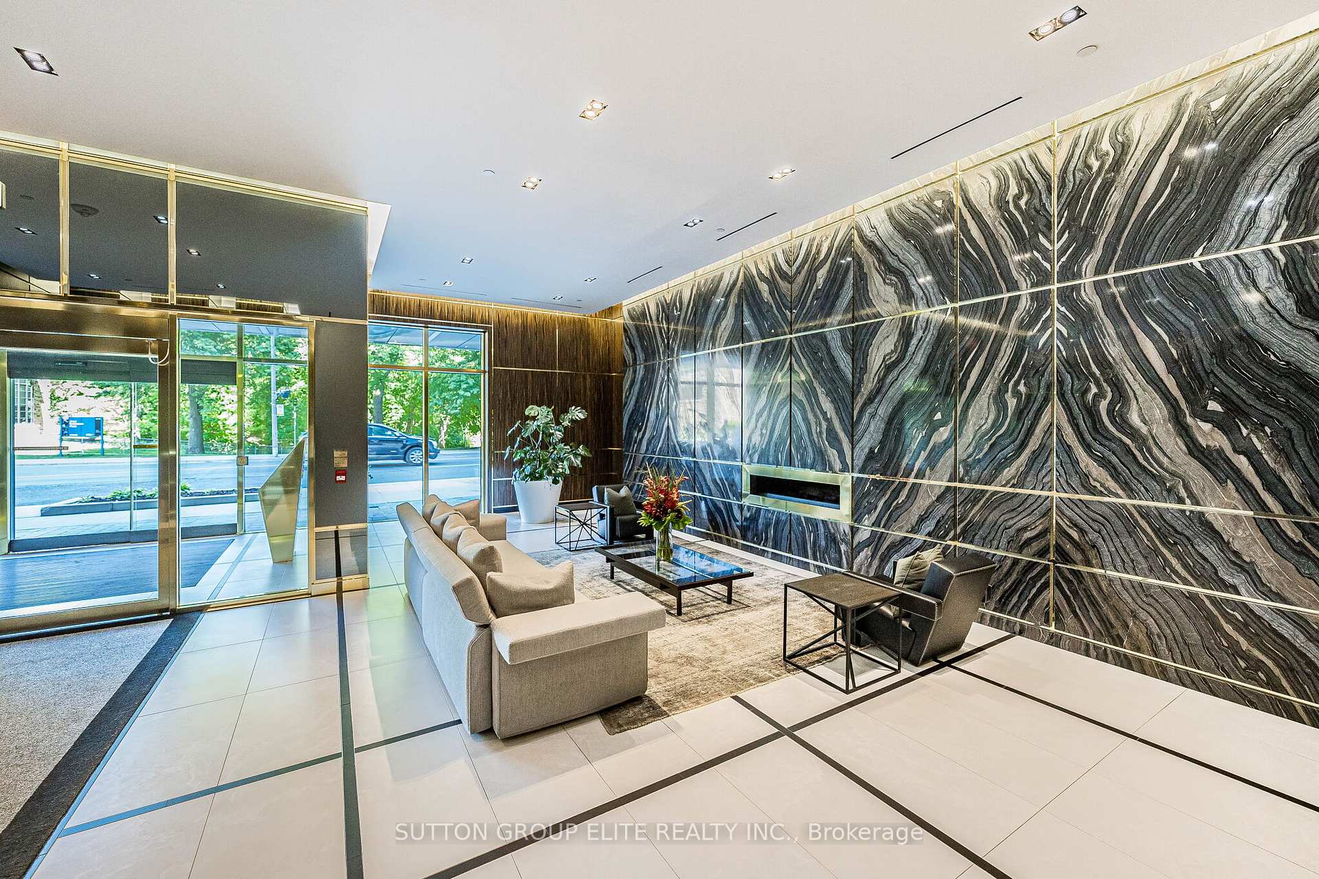 Photo 3 of Unit 814, 3018 Yonge Street, Toronto, Lawrence Park South — HOMEH