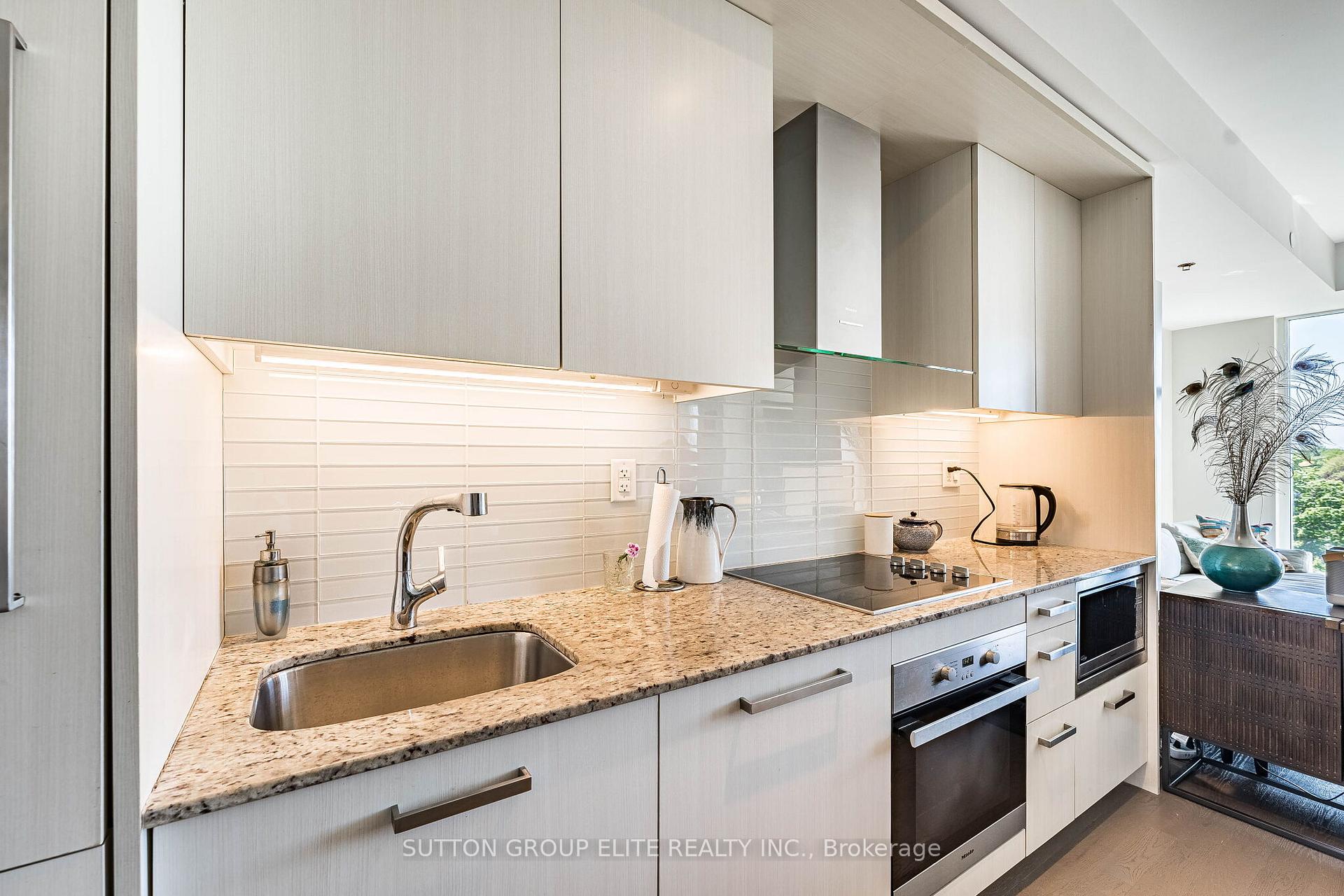 Photo 14 of Unit 814, 3018 Yonge Street, Toronto, Lawrence Park South — HOMEH