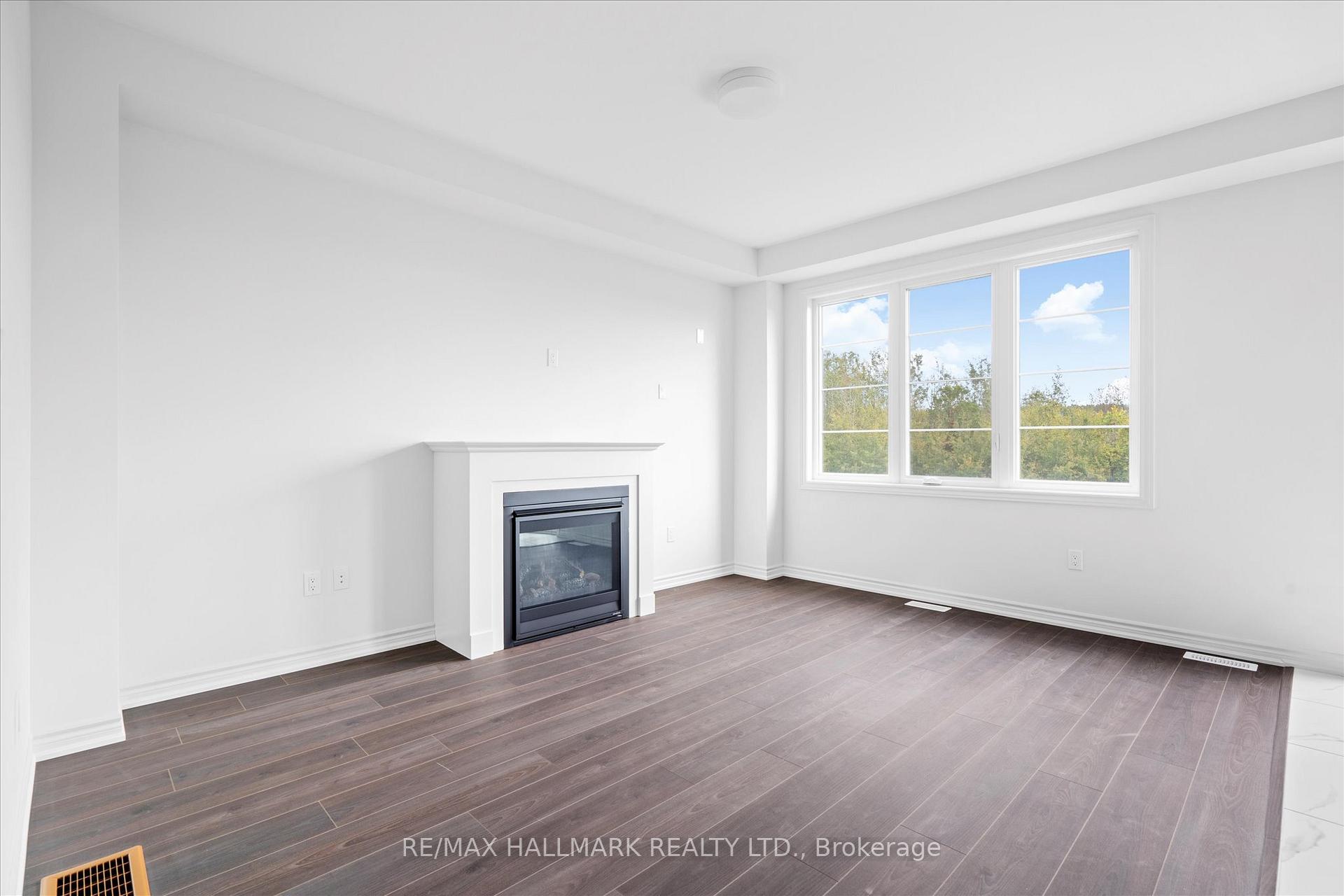 Photo 7 of 460 Trevor Street, Cobourg — HOMEH