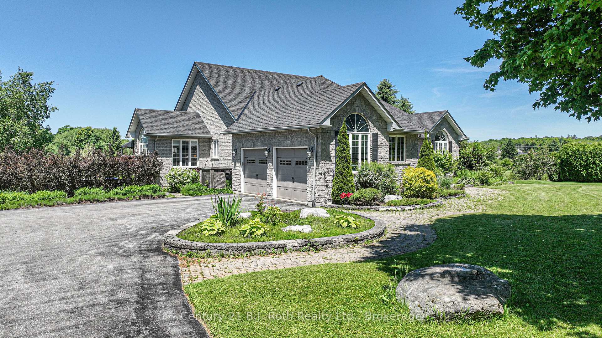 Photo of 1273 Hawk Ridge Crescent
