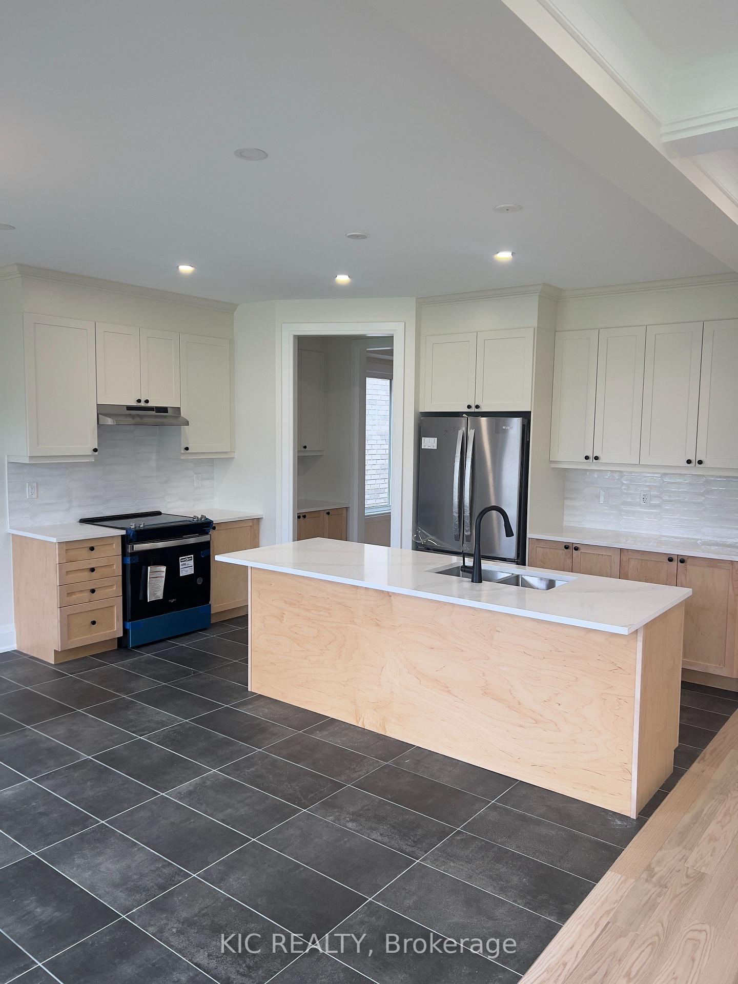 Photo 14 of 93 Baycroft Boulevard, Essa, Angus — HOMEH