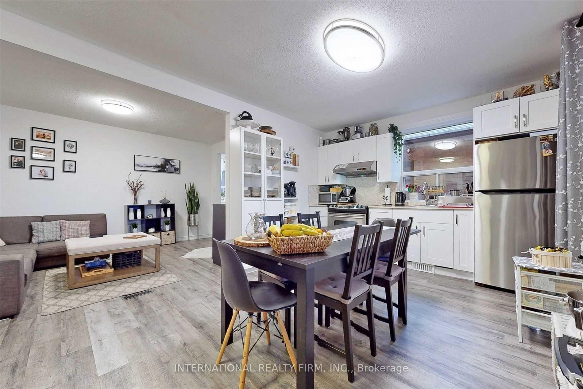 Photo 5 of 297 Gilbert Avenue, Toronto, Caledonia-Fairbank — HOMEH