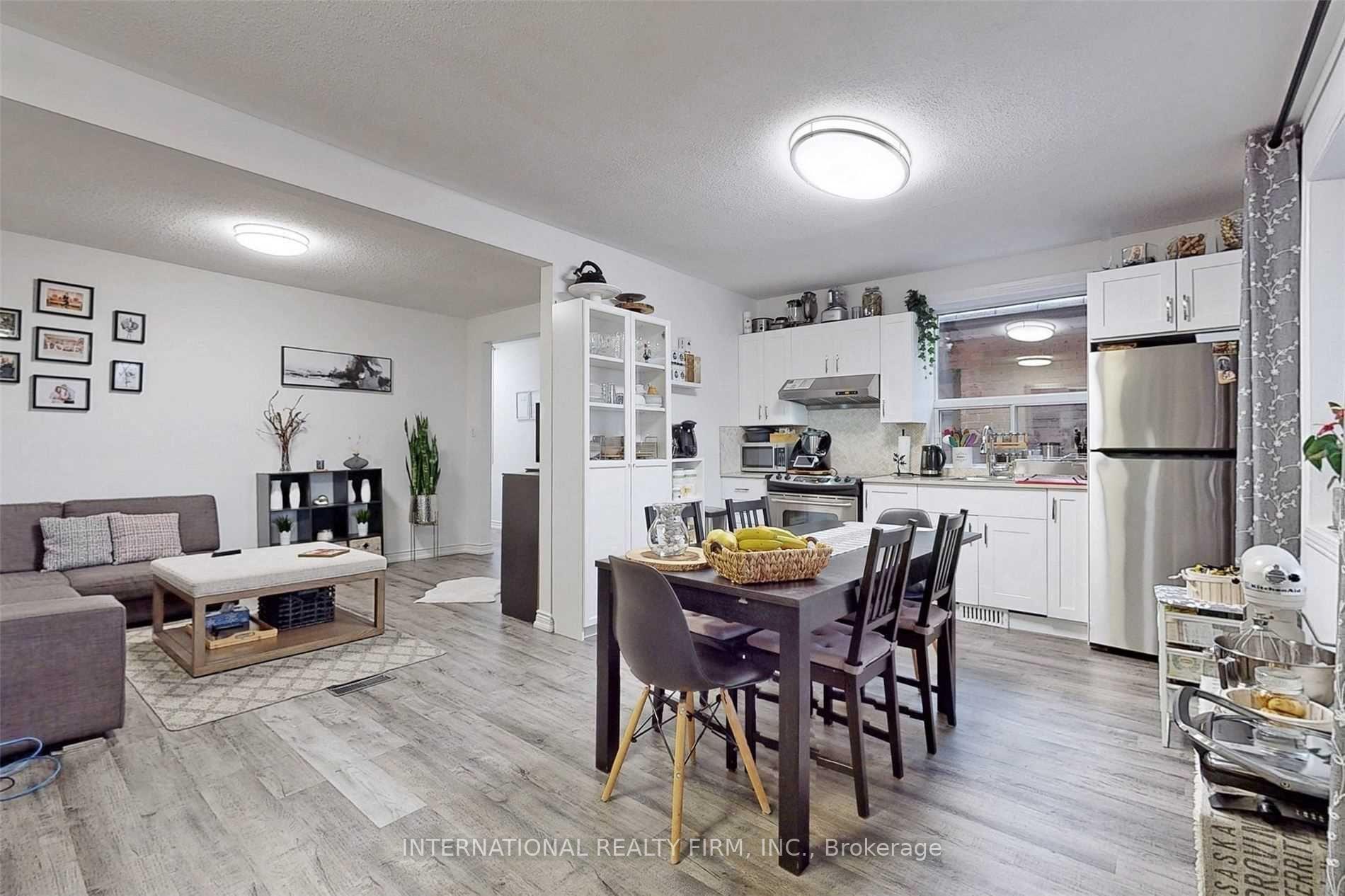 Photo 8 of 297 Gilbert Avenue, Toronto, Caledonia-Fairbank — HOMEH