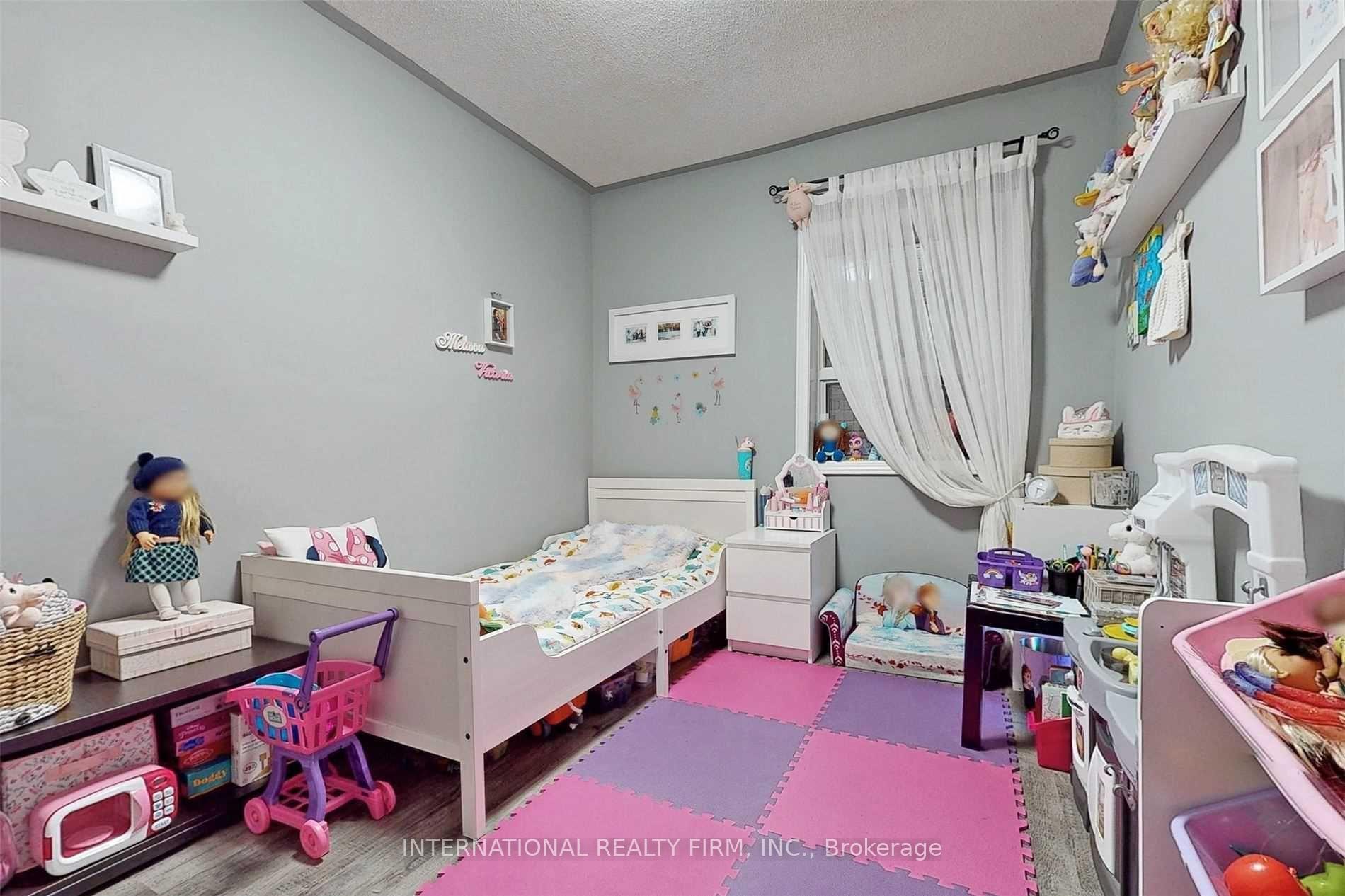 Photo 11 of 297 Gilbert Avenue, Toronto, Caledonia-Fairbank — HOMEH