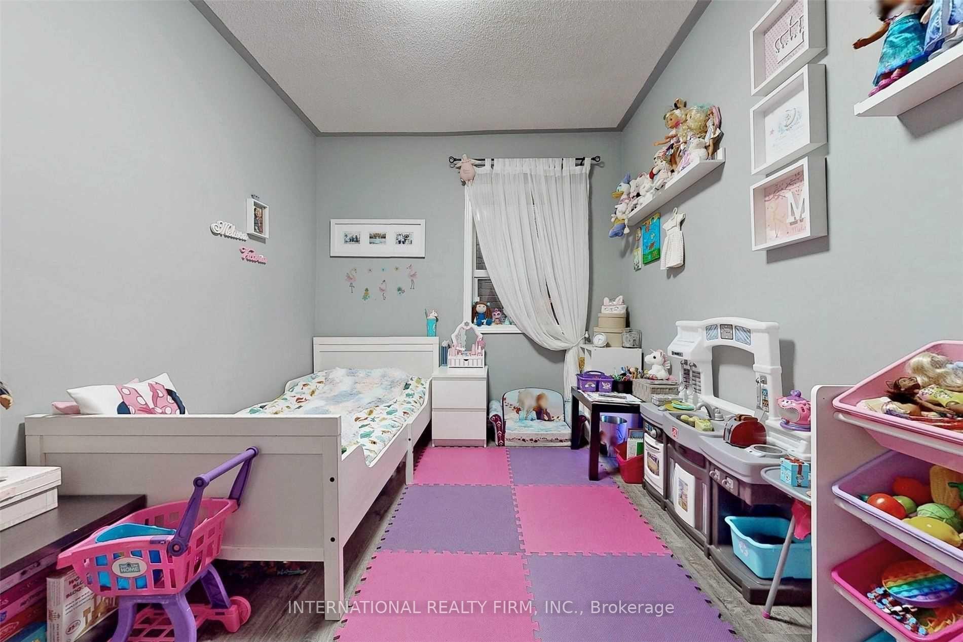 Photo 12 of 297 Gilbert Avenue, Toronto, Caledonia-Fairbank — HOMEH