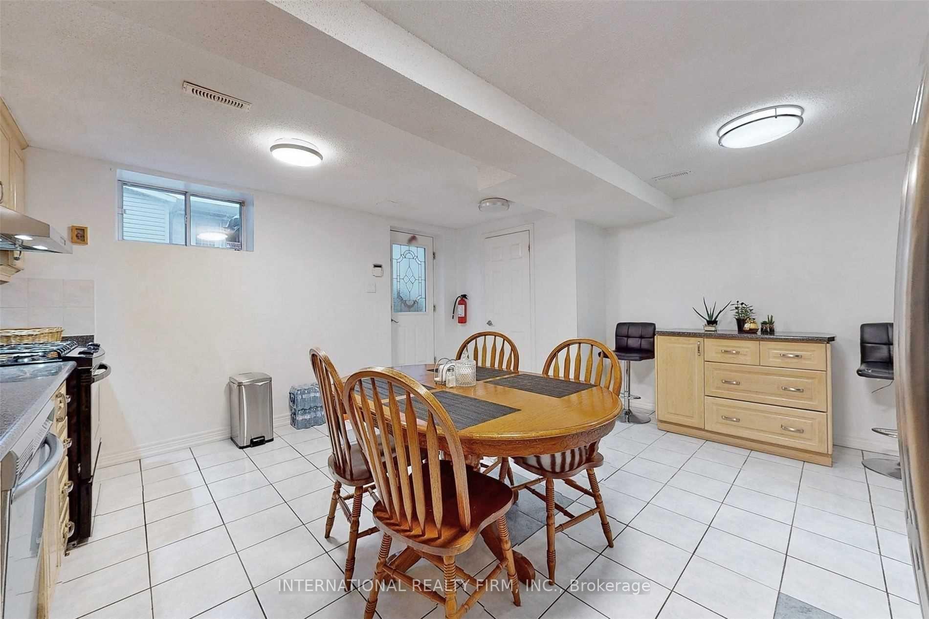 Photo 18 of 297 Gilbert Avenue, Toronto, Caledonia-Fairbank — HOMEH