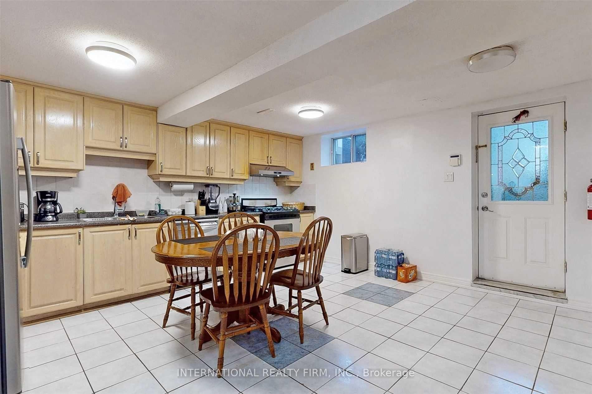 Photo 19 of 297 Gilbert Avenue, Toronto, Caledonia-Fairbank — HOMEH