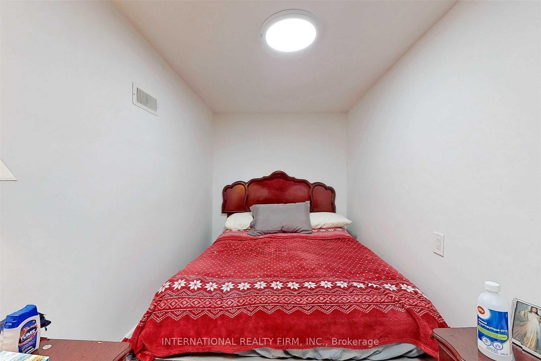 Photo 21 of 297 Gilbert Avenue, Toronto, Caledonia-Fairbank — HOMEH