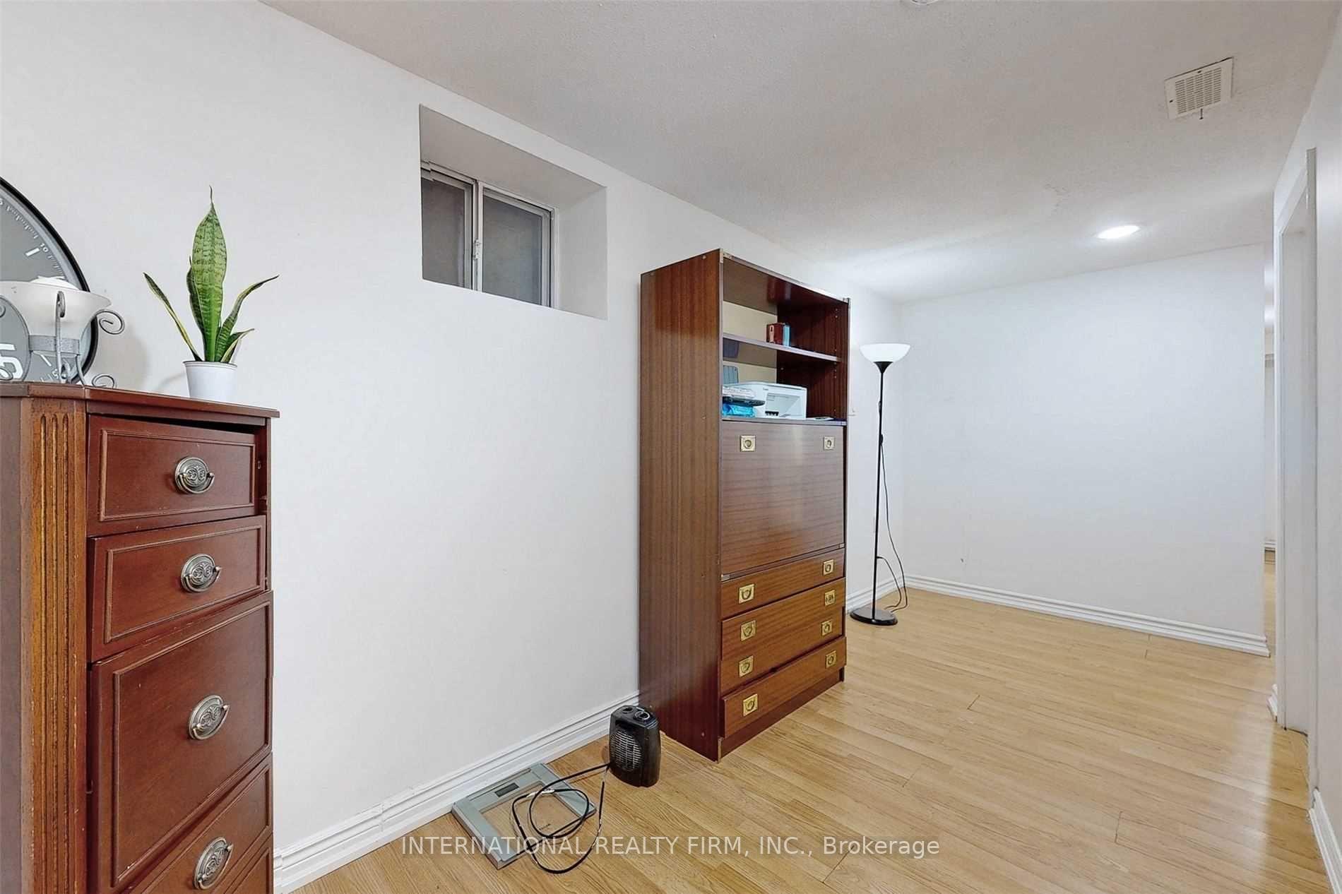 Photo 28 of 297 Gilbert Avenue, Toronto, Caledonia-Fairbank — HOMEH