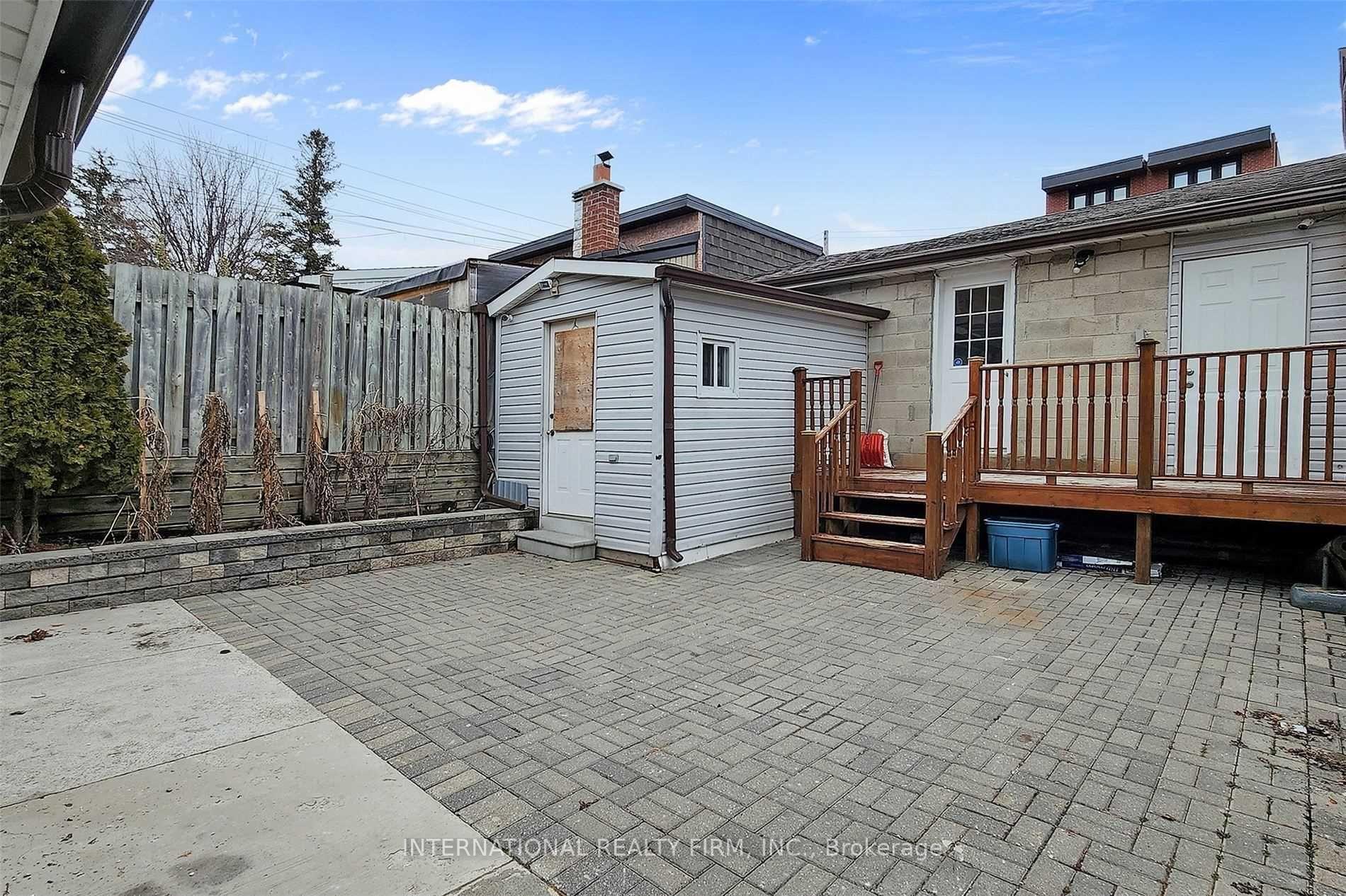 Photo 32 of 297 Gilbert Avenue, Toronto, Caledonia-Fairbank — HOMEH