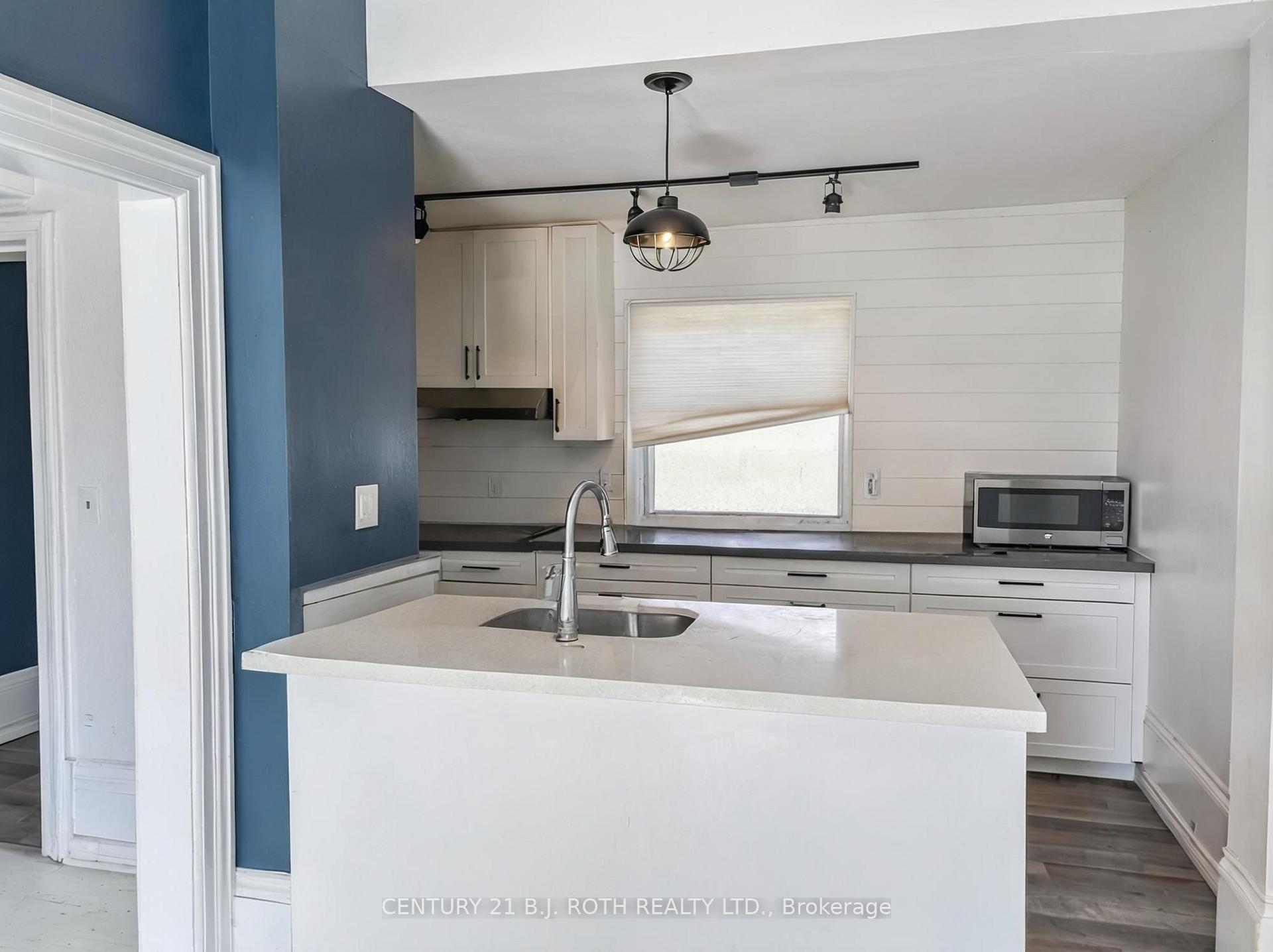 Photo 10 of 253 Dunlop Street E, Barrie, North Shore — HOMEH