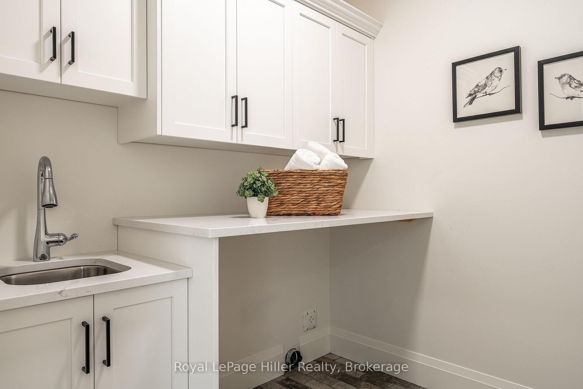 Photo 12 of 25 Avery Place, Perth East, Milverton — HOMEH