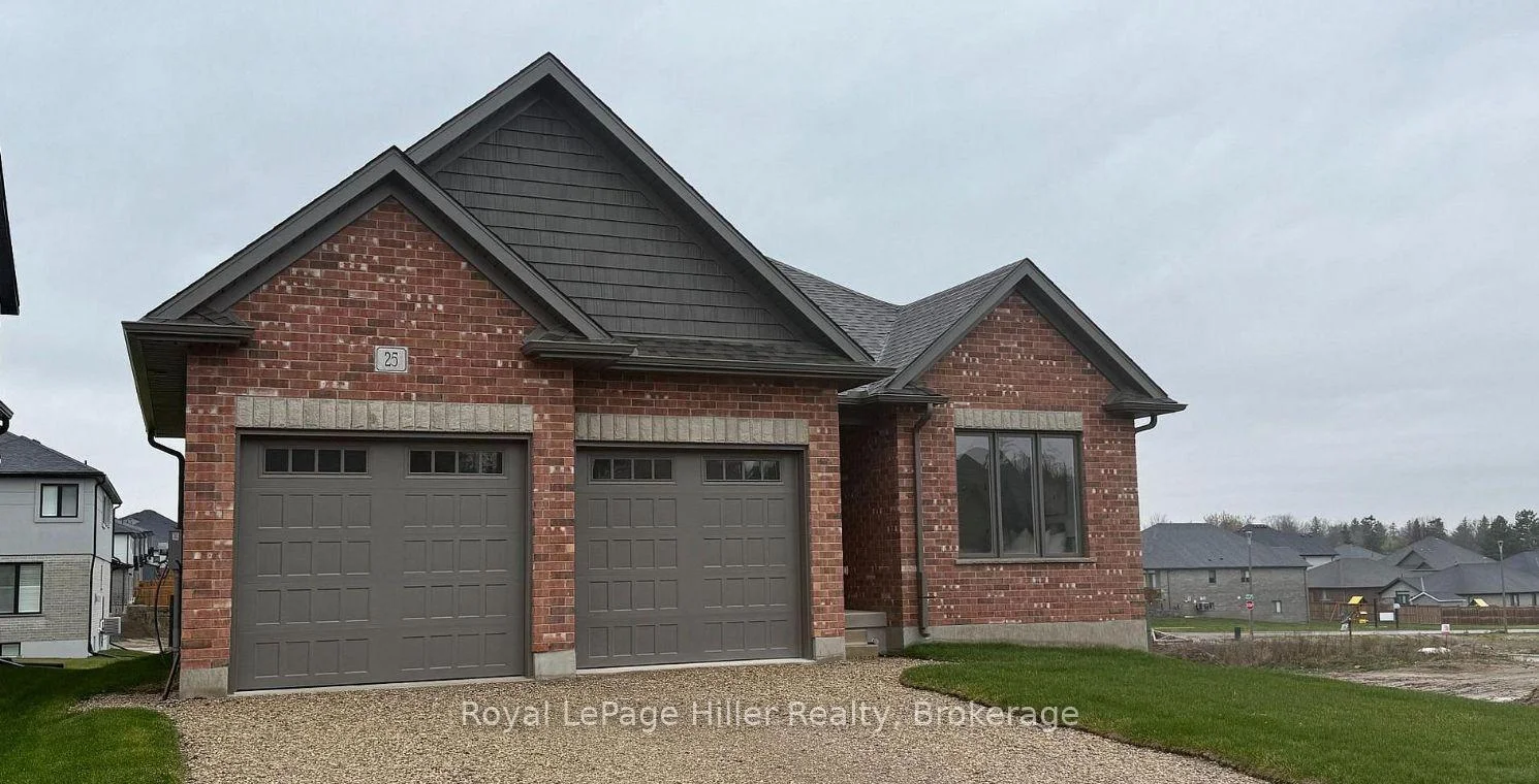Photo 4 of 25 Avery Place, Perth East, Milverton — HOMEH