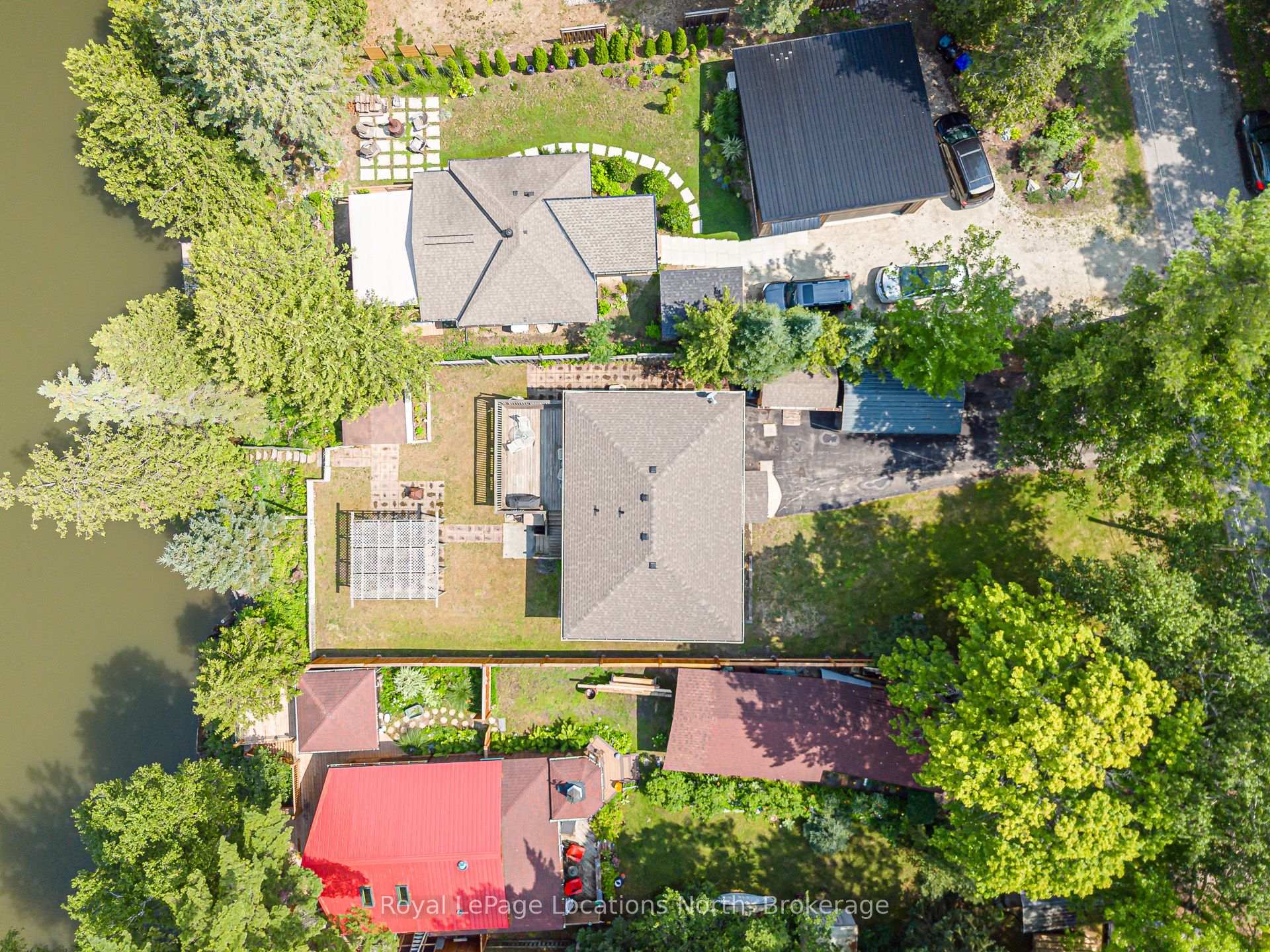 Photo 4 of 26 Stroud Crescent, Wasaga Beach — HOMEH