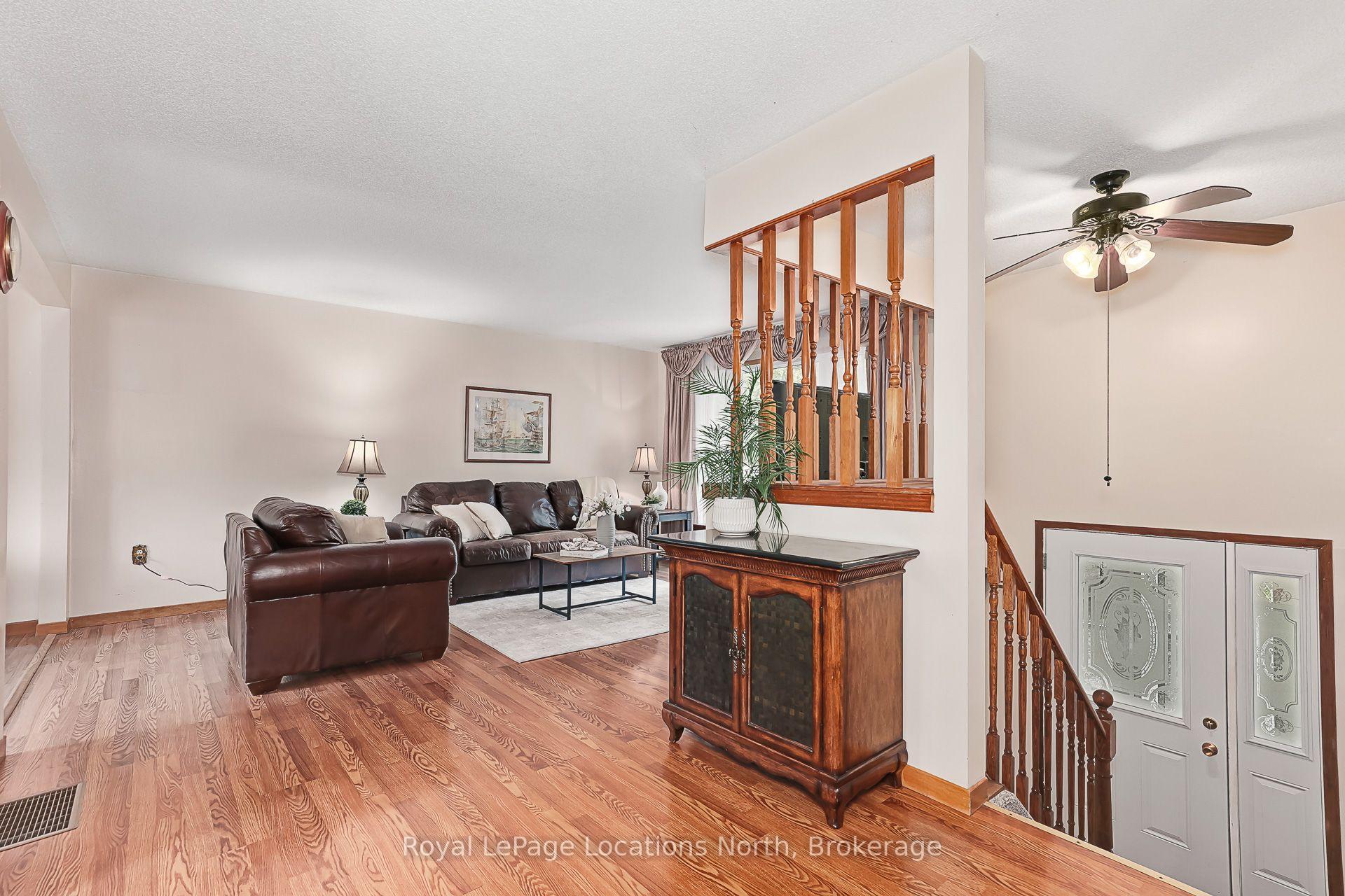 Photo 7 of 26 Stroud Crescent, Wasaga Beach — HOMEH