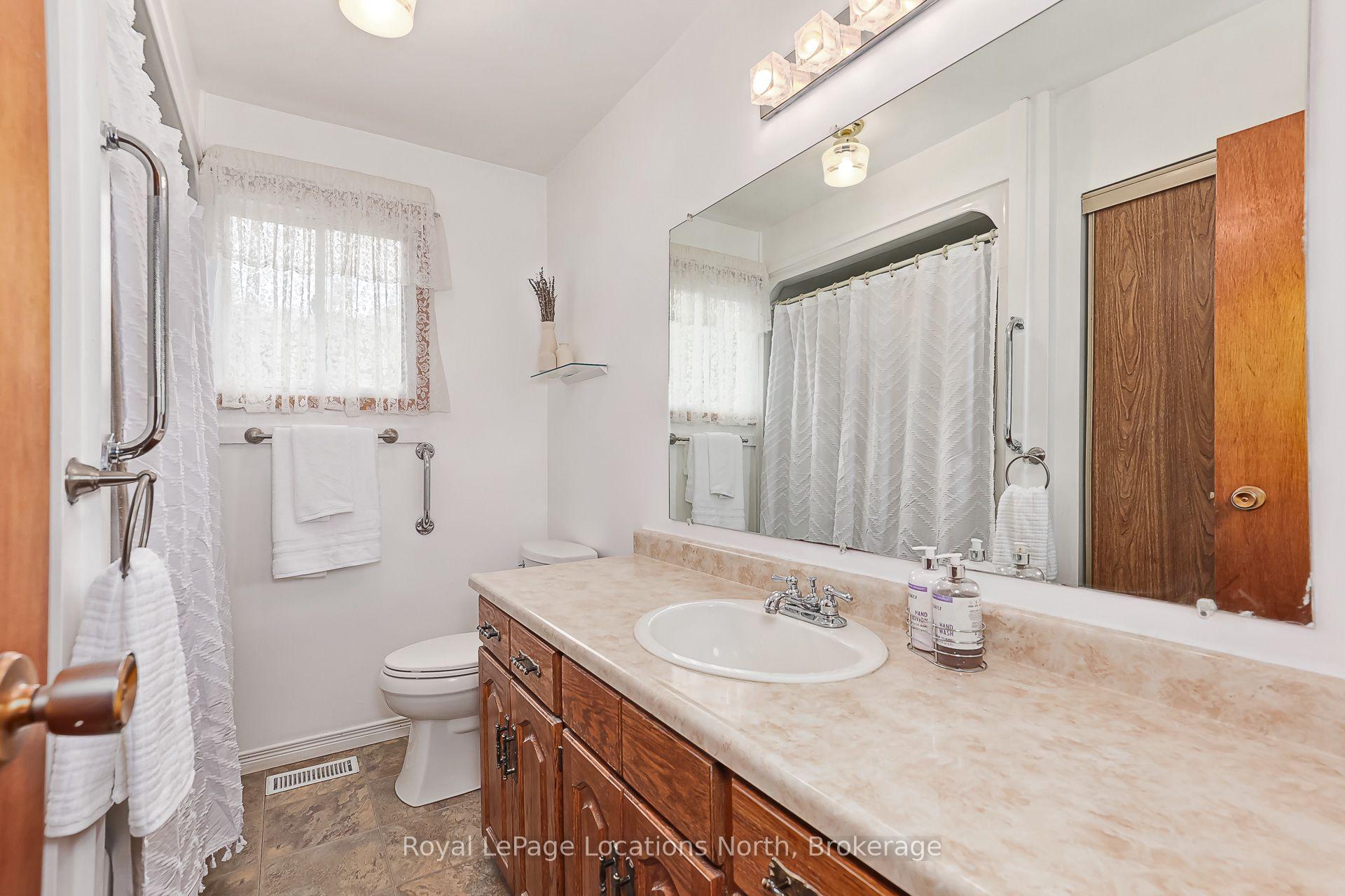 Photo 19 of 26 Stroud Crescent, Wasaga Beach — HOMEH