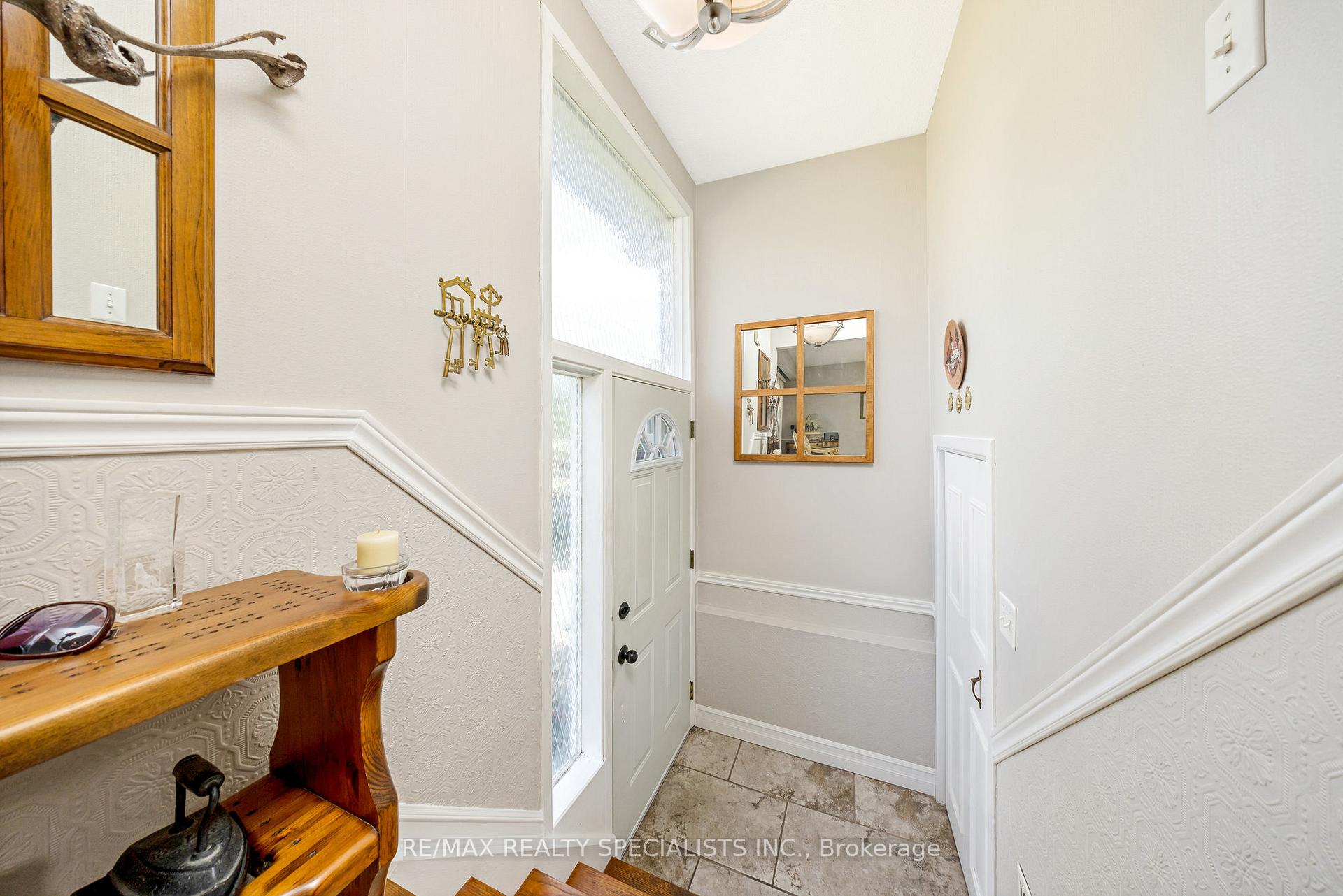 Photo 5 of 6356 Chaumont Crescent, Mississauga, Meadowvale — HOMEH