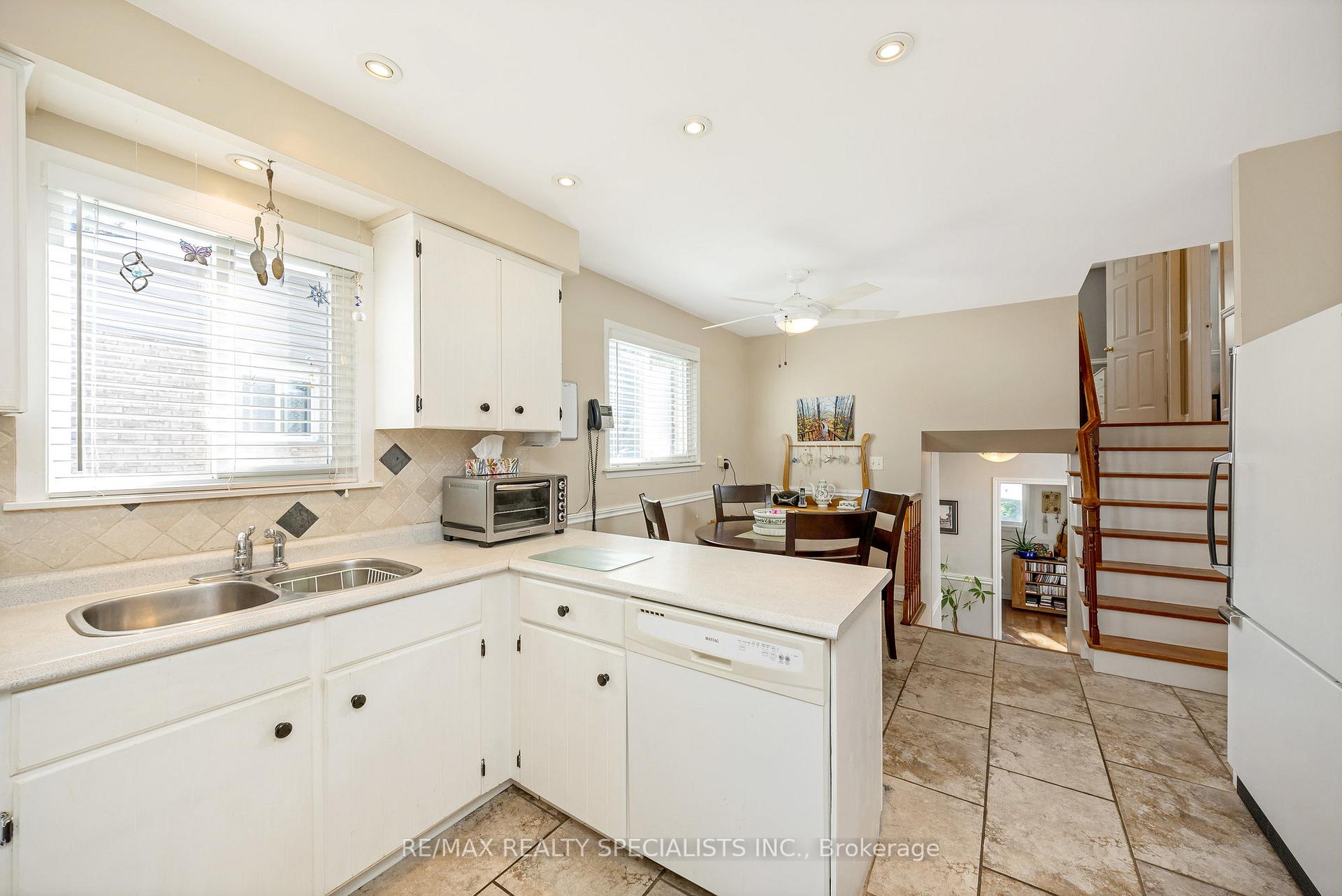 Photo 15 of 6356 Chaumont Crescent, Mississauga, Meadowvale — HOMEH