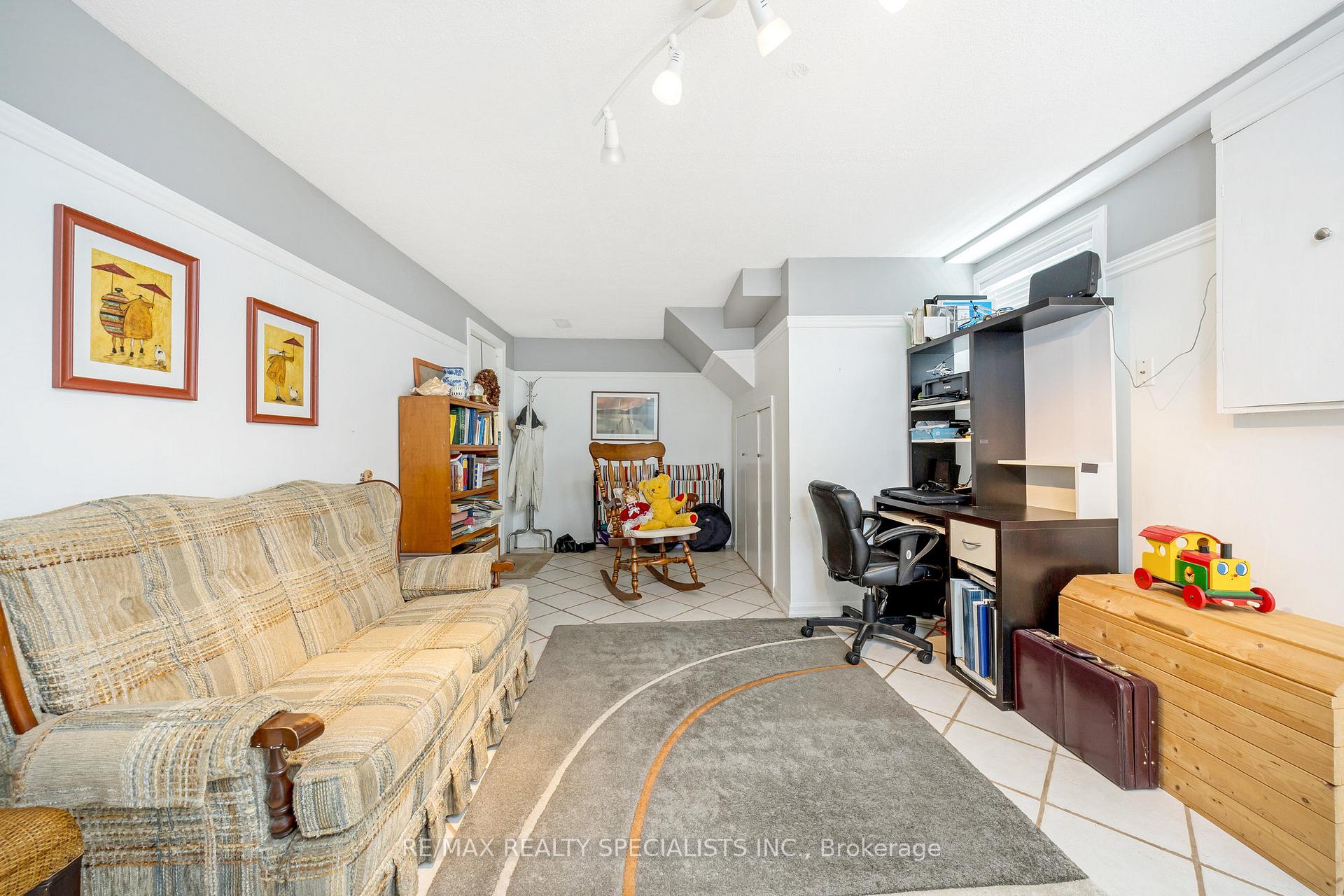 Photo 21 of 6356 Chaumont Crescent, Mississauga, Meadowvale — HOMEH