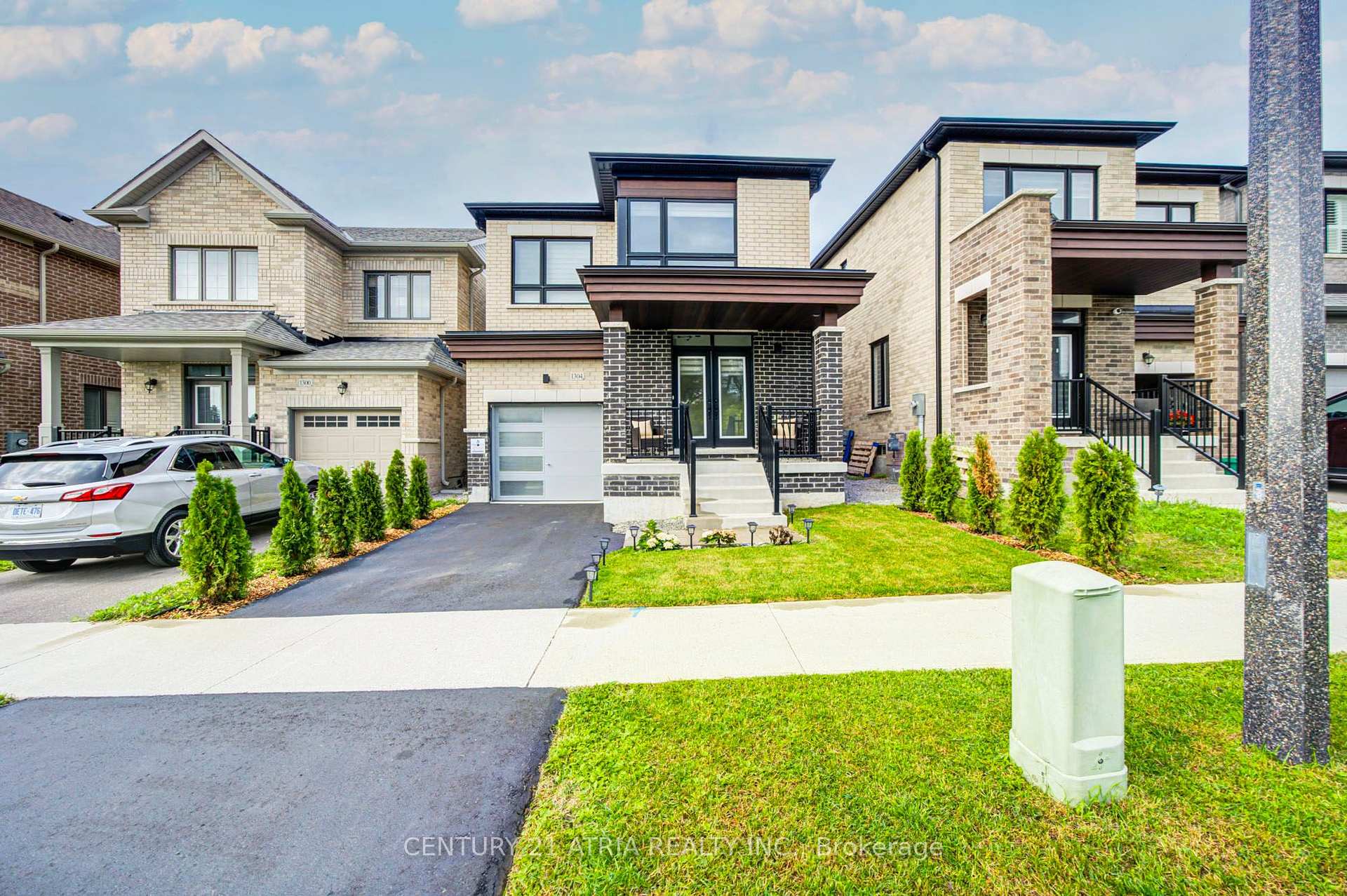 Photo 2 of 1304 Klondike Drive, Oshawa, Kedron — HOMEH