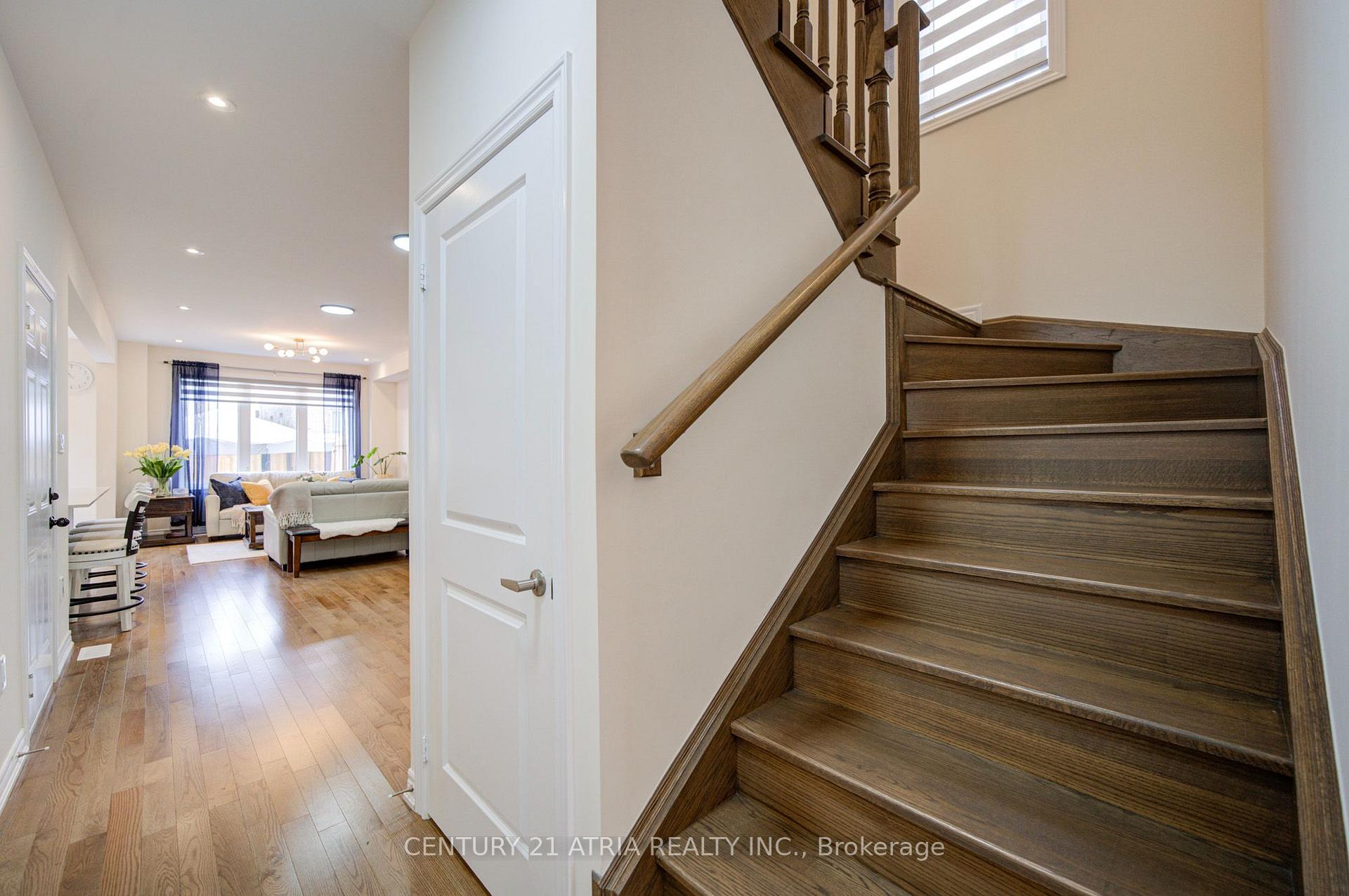Photo 5 of 1304 Klondike Drive, Oshawa, Kedron — HOMEH