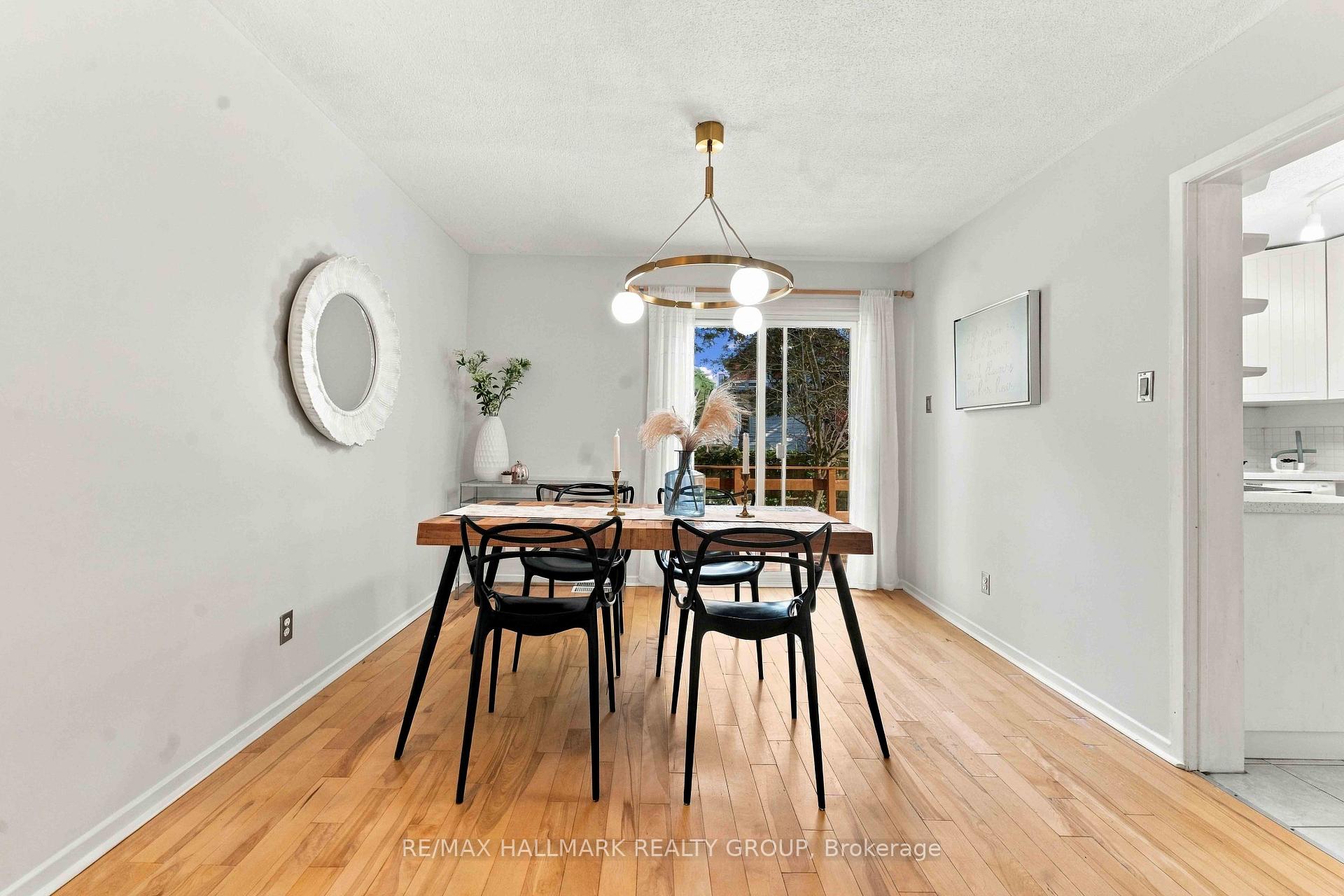Photo 10 of 3 Ashbury Place, Ottawa, Lindenlea — HOMEH