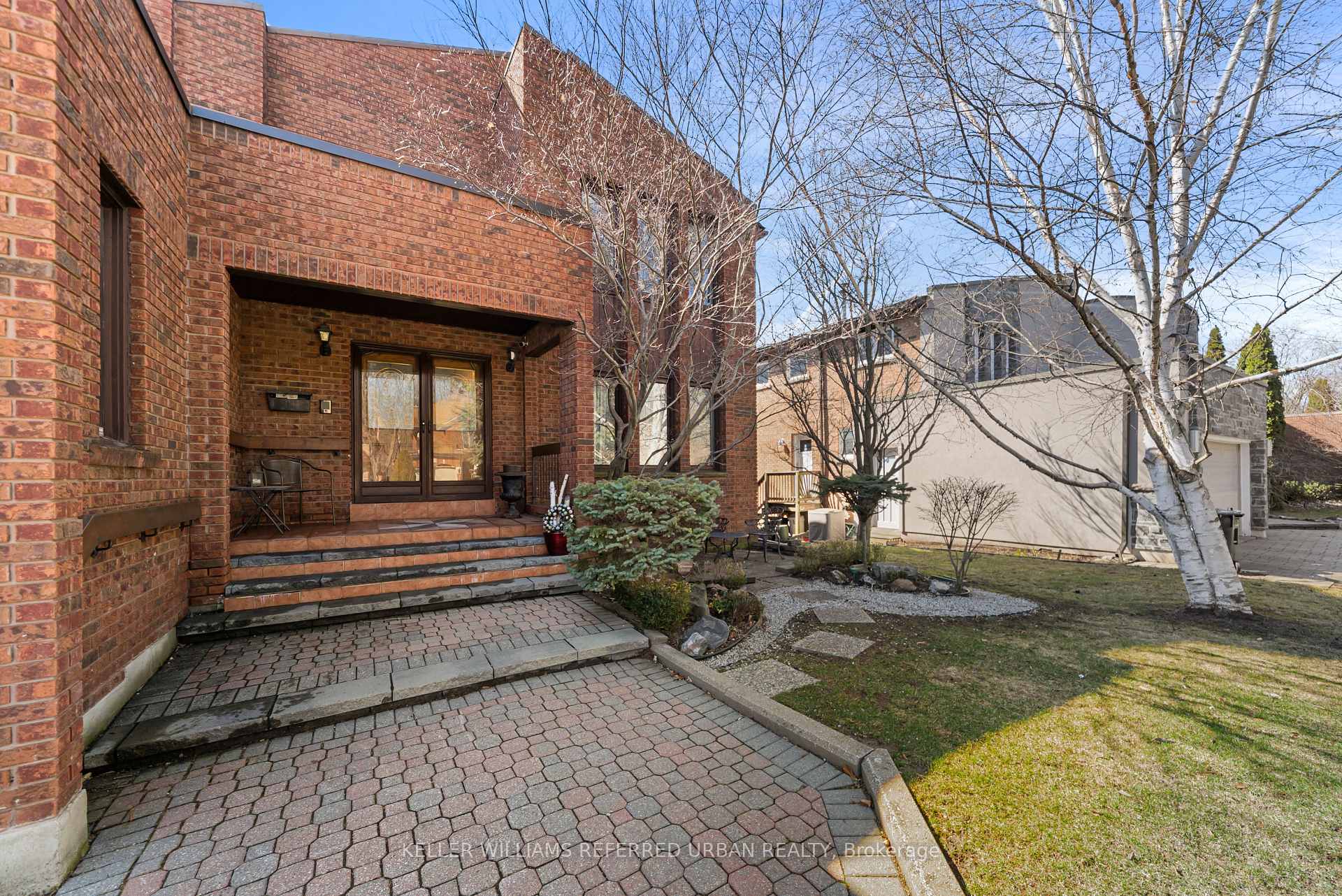 Photo 3 of 73 Garnier Court, North York, Bayview Woods-Steeles — HOMEH