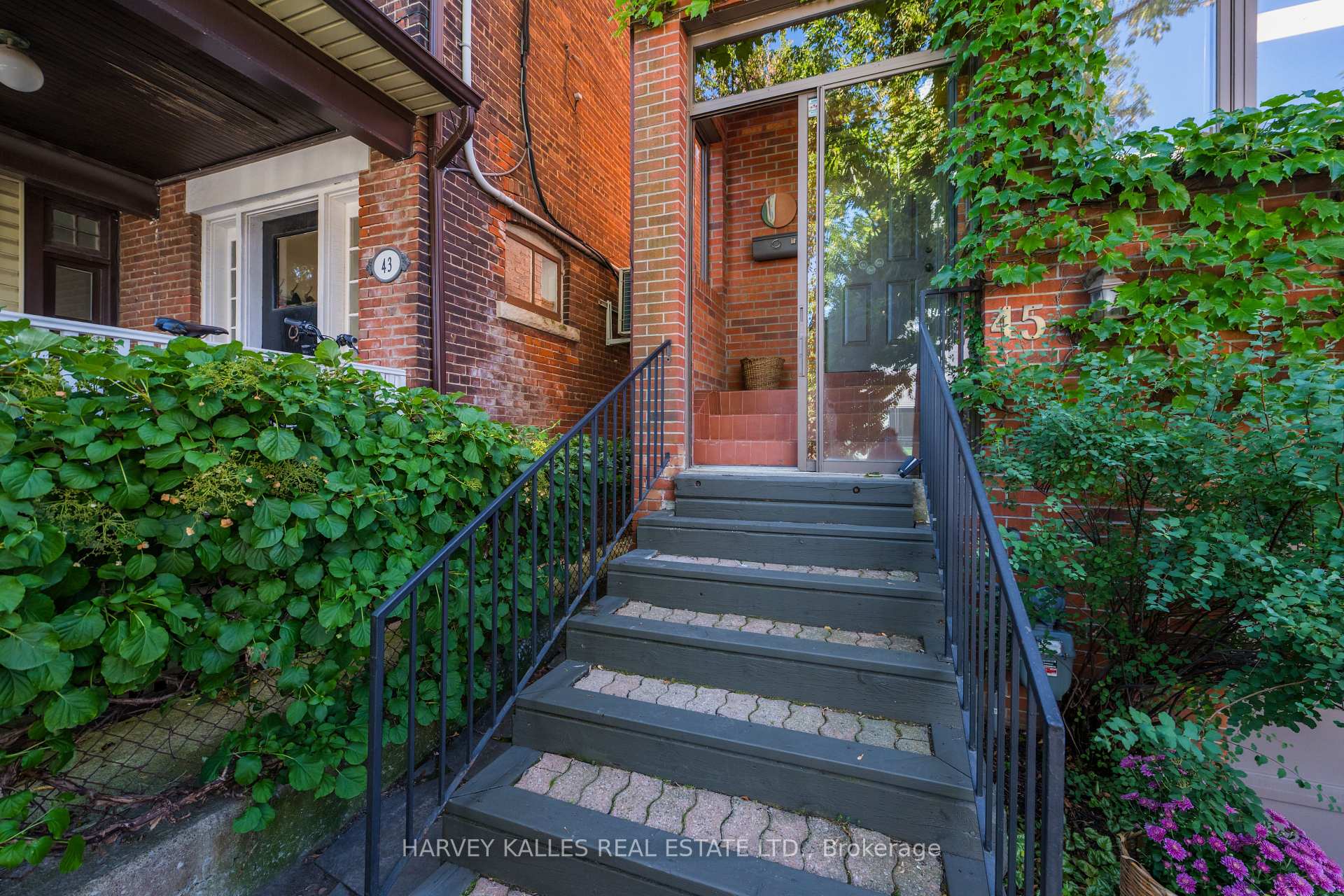 Photo 2 of 45 Melgund Road, Toronto, Casa Loma — HOMEH