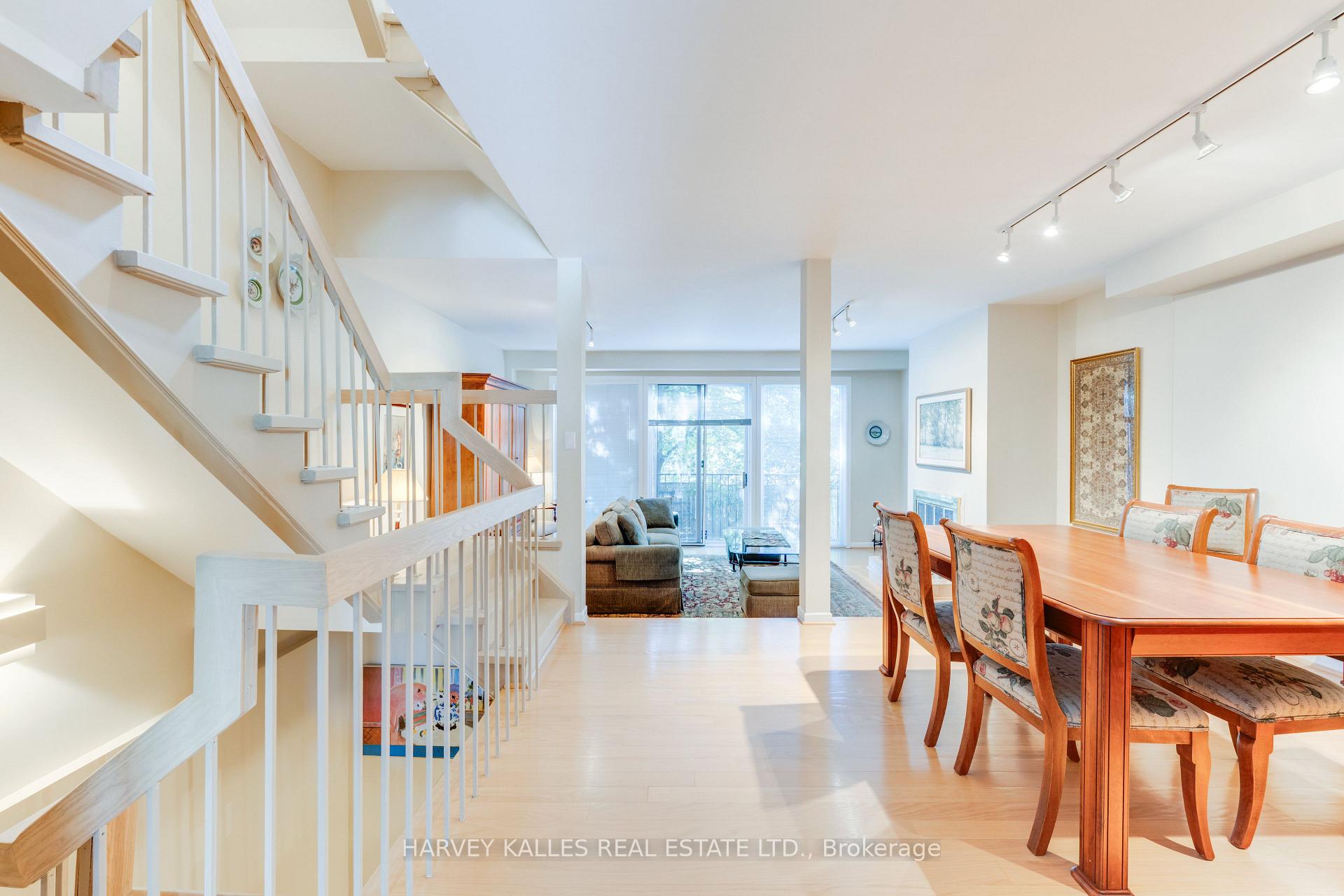 Photo 8 of 45 Melgund Road, Toronto, Casa Loma — HOMEH