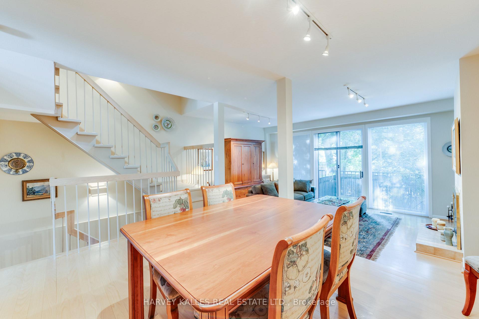 Photo 11 of 45 Melgund Road, Toronto, Casa Loma — HOMEH