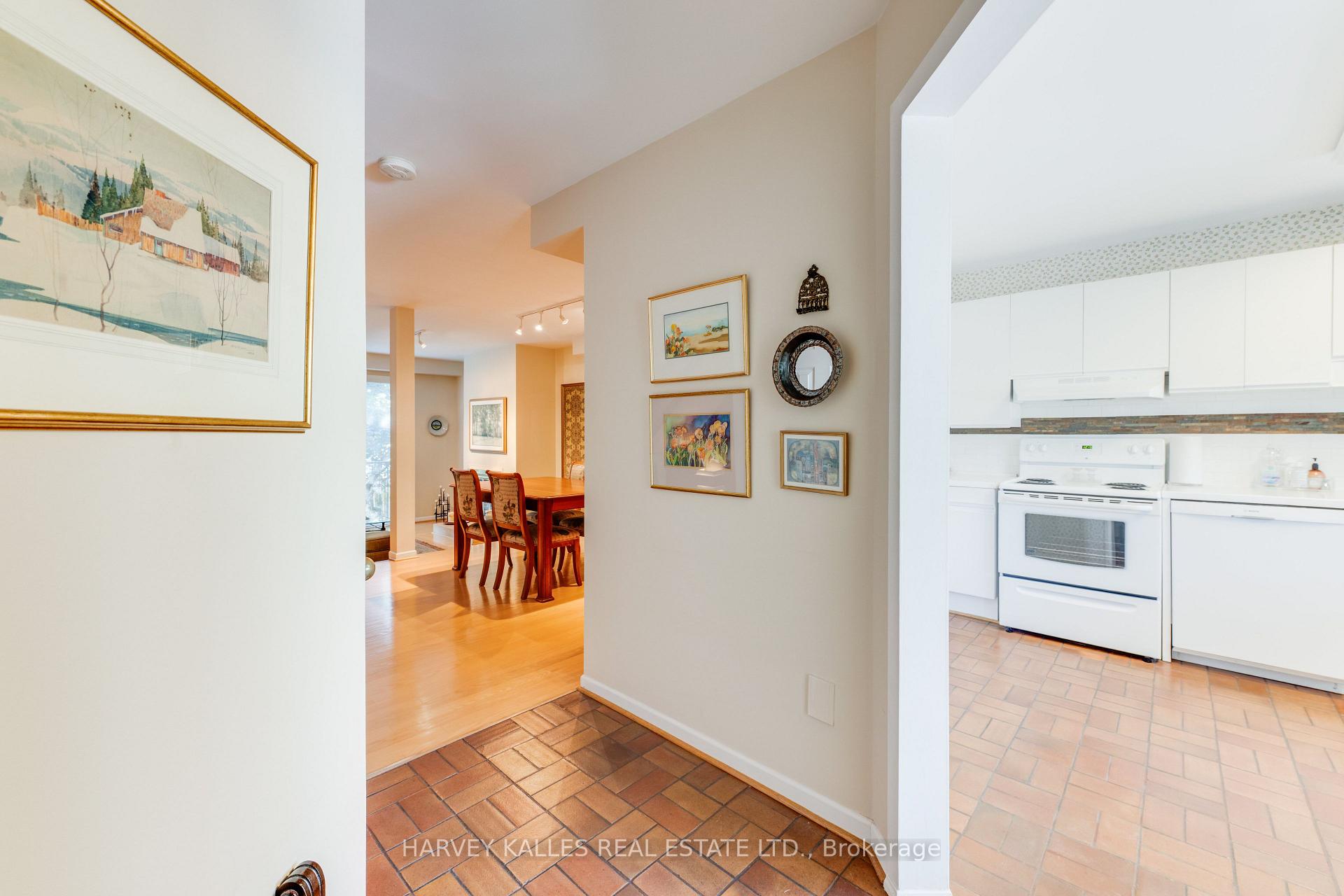 Photo 12 of 45 Melgund Road, Toronto, Casa Loma — HOMEH
