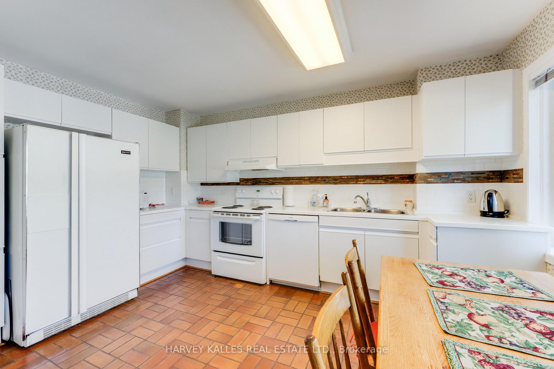 Photo 17 of 45 Melgund Road, Toronto, Casa Loma — HOMEH