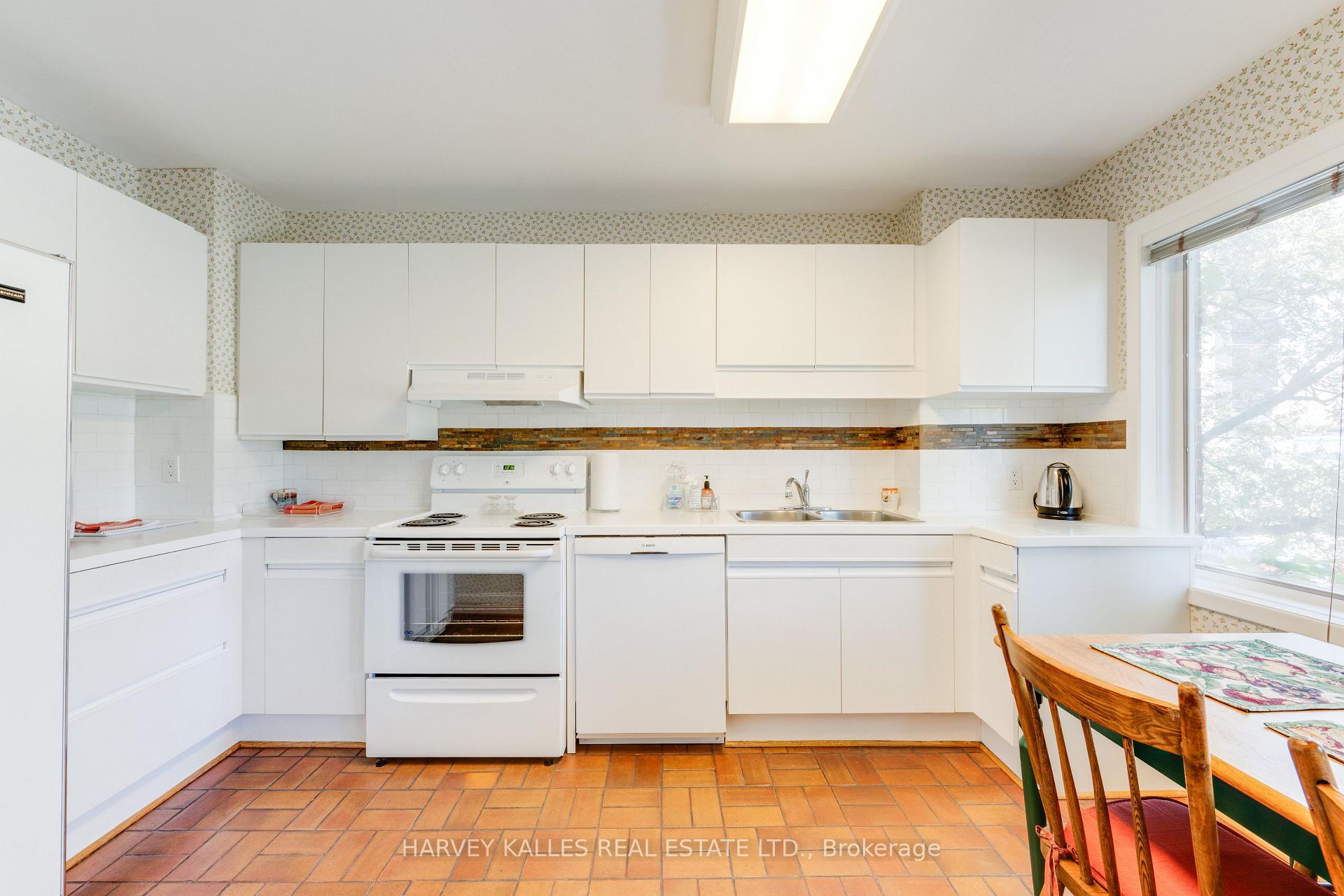 Photo 21 of 45 Melgund Road, Toronto, Casa Loma — HOMEH