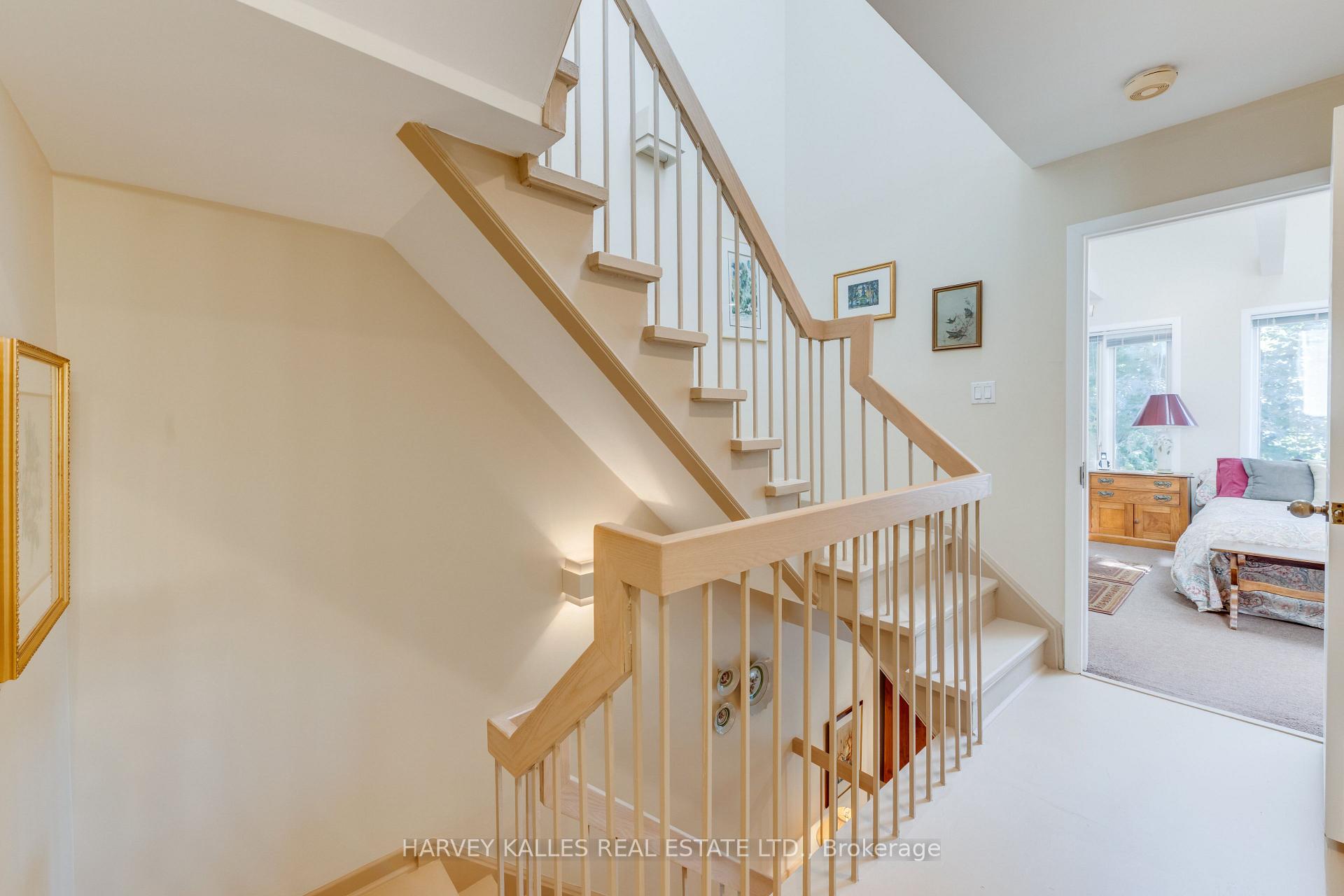 Photo 23 of 45 Melgund Road, Toronto, Casa Loma — HOMEH