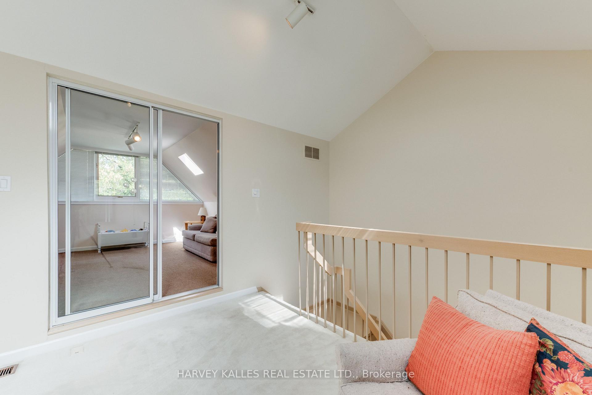Photo 38 of 45 Melgund Road, Toronto, Casa Loma — HOMEH
