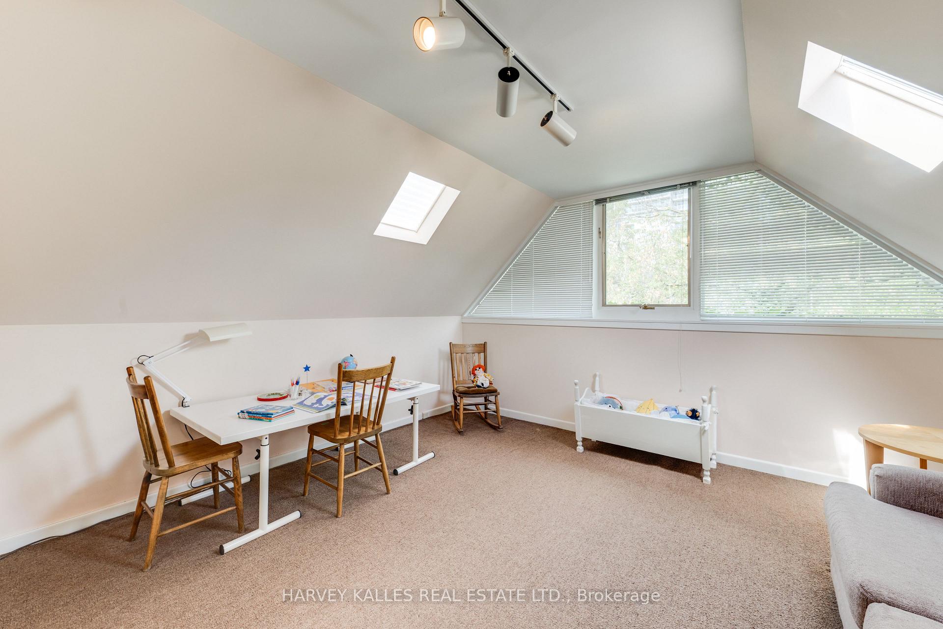 Photo 40 of 45 Melgund Road, Toronto, Casa Loma — HOMEH