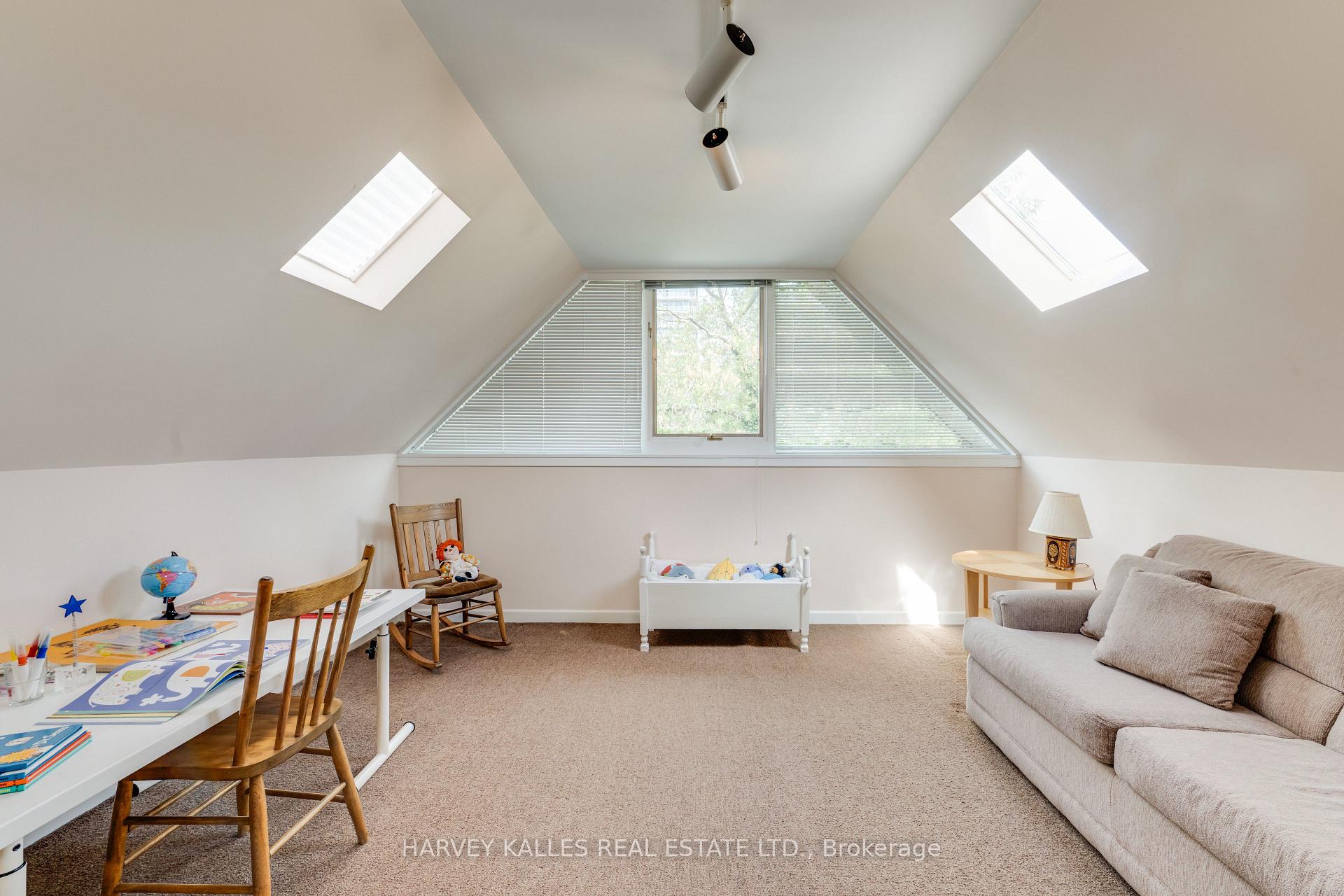 Photo 41 of 45 Melgund Road, Toronto, Casa Loma — HOMEH