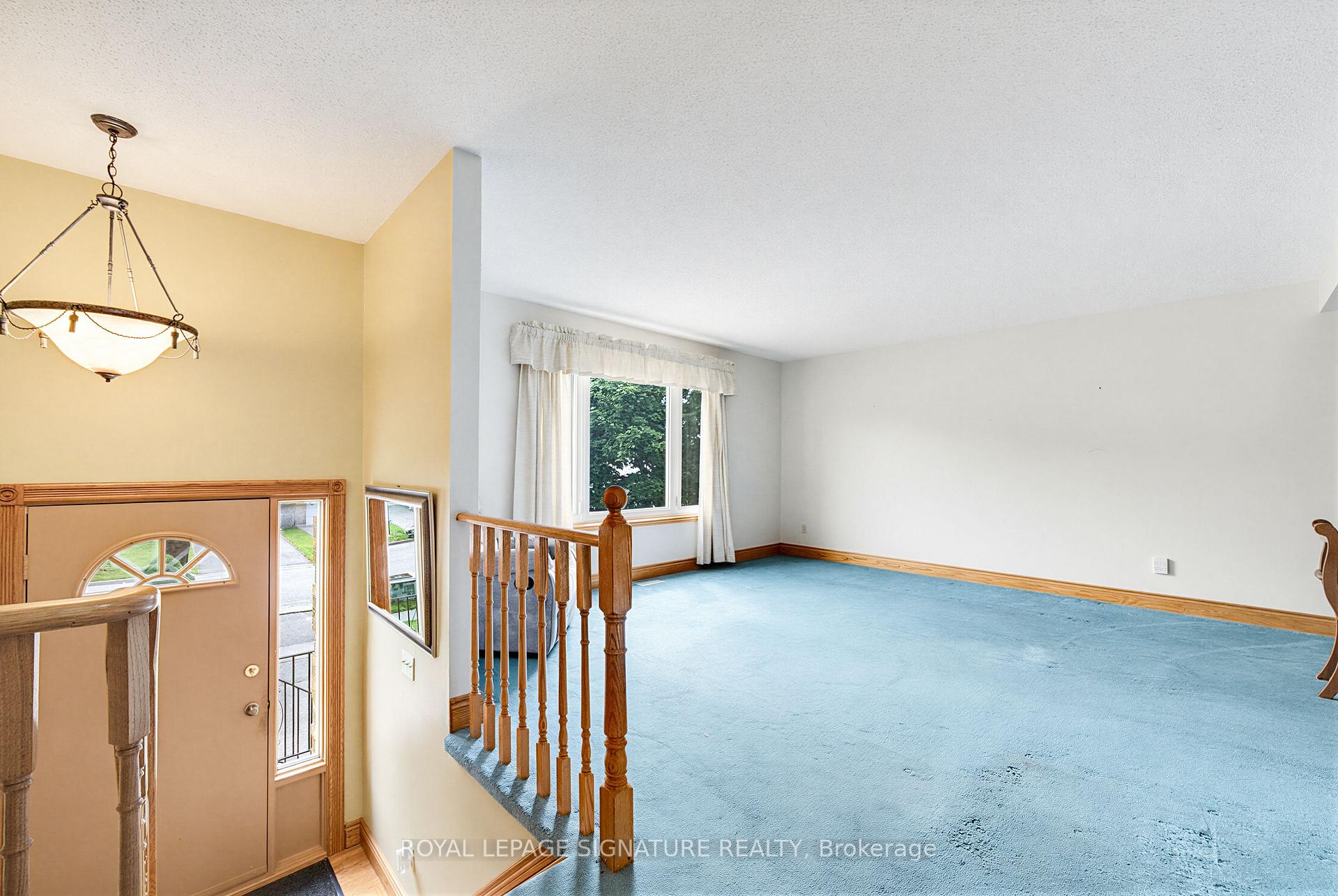 Photo 4 of 20 McFeeters Crescent, Clarington, Bowmanville — HOMEH