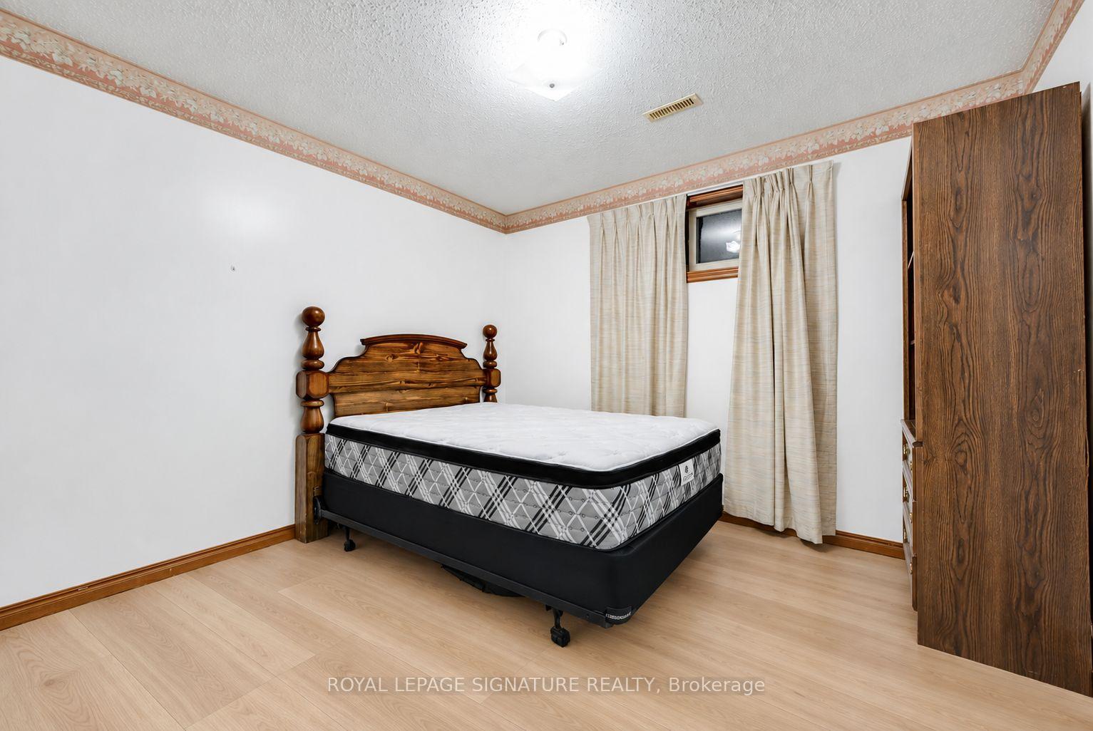 Photo 30 of 20 McFeeters Crescent, Clarington, Bowmanville — HOMEH