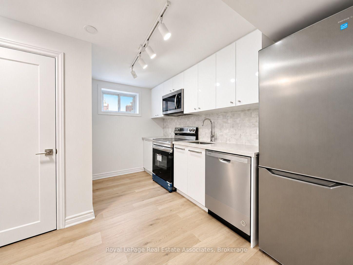 Photo 2 of Unit Bsmt, 20 Silvercrest Avenue, Etobicoke, Alderwood — HOMEH