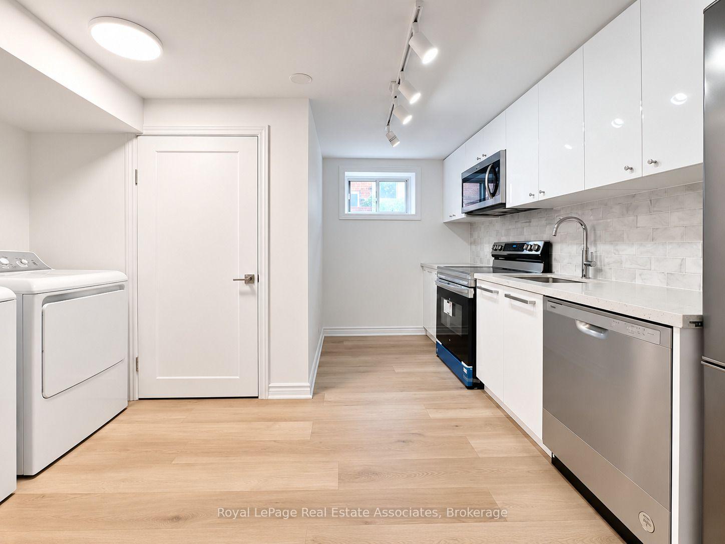 Photo 3 of Unit Bsmt, 20 Silvercrest Avenue, Etobicoke, Alderwood — HOMEH