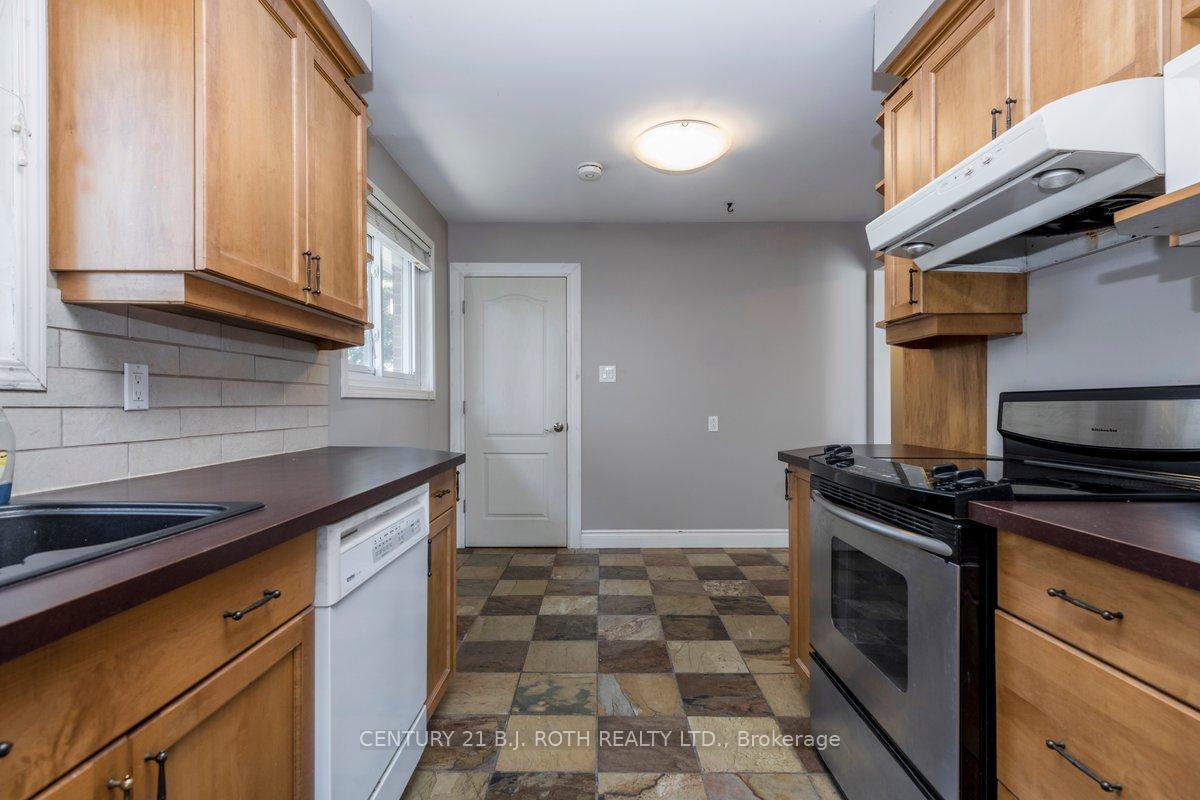 Photo 4 of 36 Cynthia Court, Barrie, Wellington — HOMEH