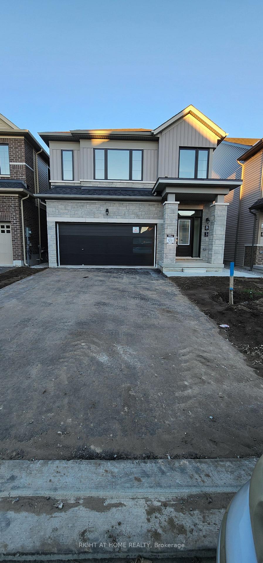 Photo 1 of 26 Prudhoe Terrace, Barrie, Rural Barrie Southeast — HOMEH