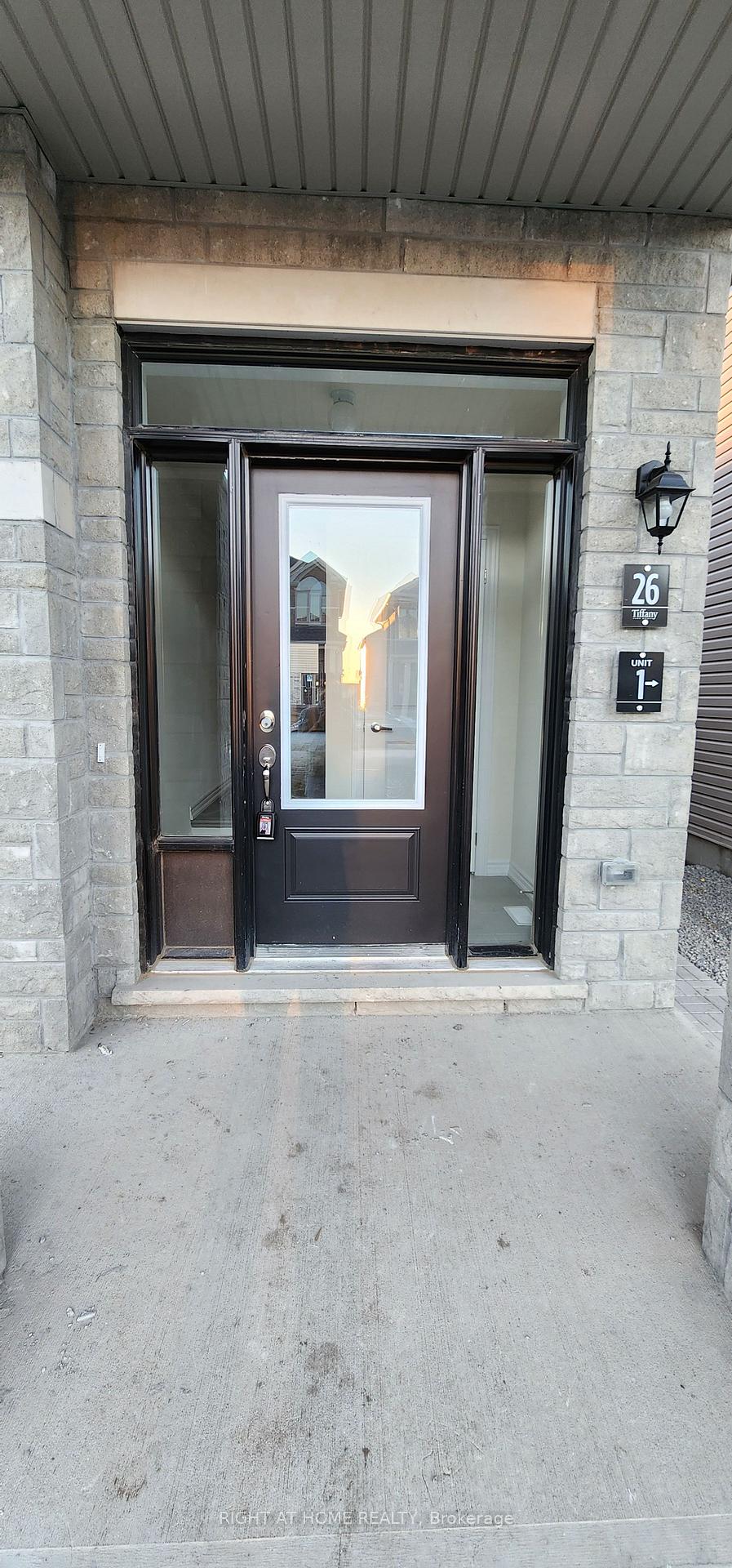 Photo 2 of 26 Prudhoe Terrace, Barrie, Rural Barrie Southeast — HOMEH