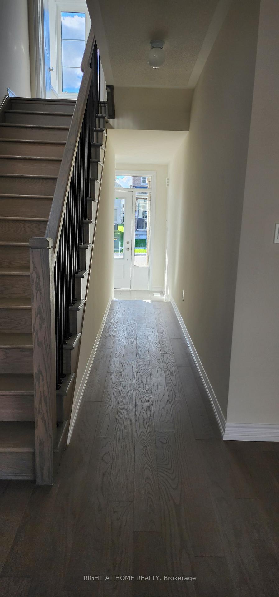 Photo 3 of 26 Prudhoe Terrace, Barrie, Rural Barrie Southeast — HOMEH