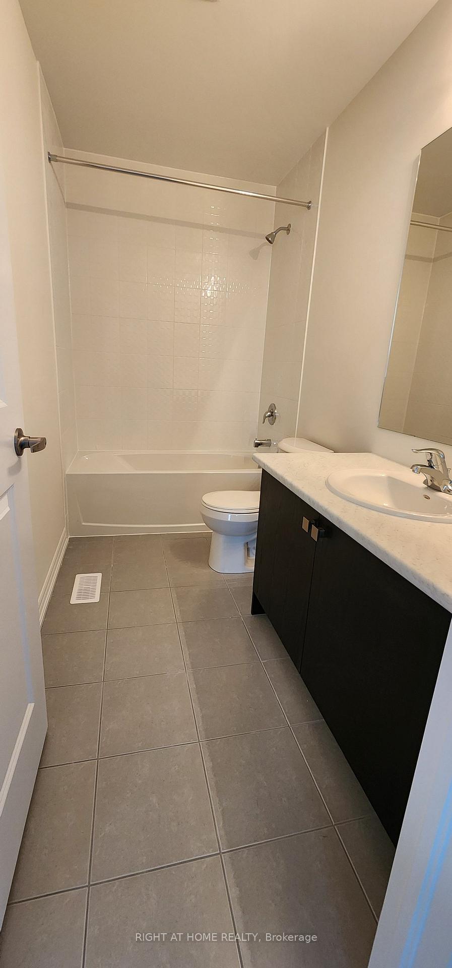 Photo 13 of 26 Prudhoe Terrace, Barrie, Rural Barrie Southeast — HOMEH
