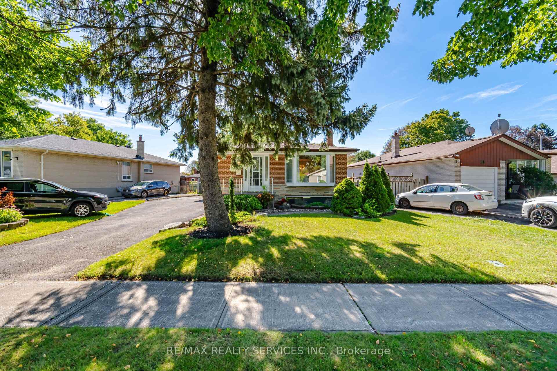 Photo 4 of 15 Shoreview Drive, Scarborough, West Hill — HOMEH