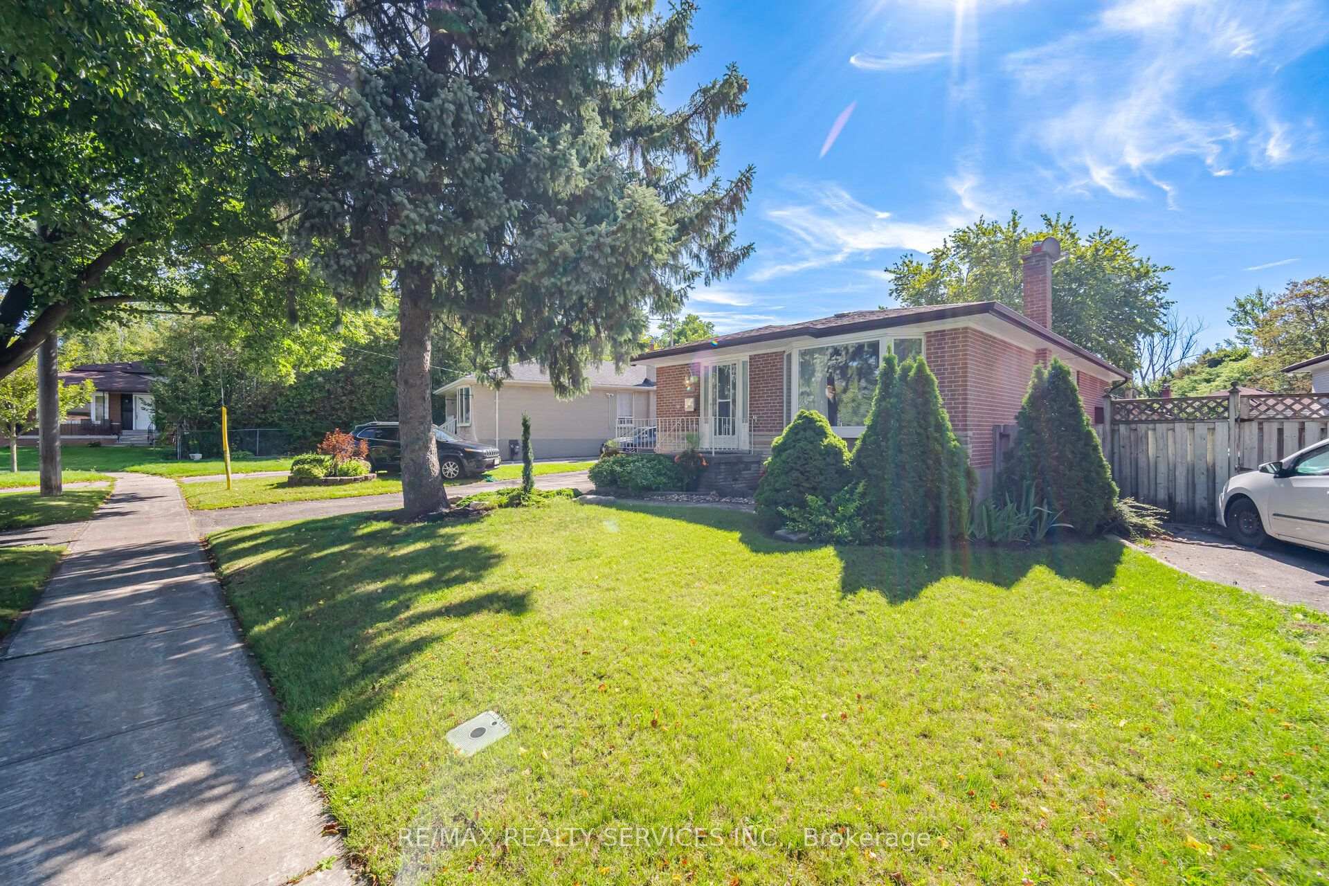 Photo 5 of 15 Shoreview Drive, Scarborough, West Hill — HOMEH